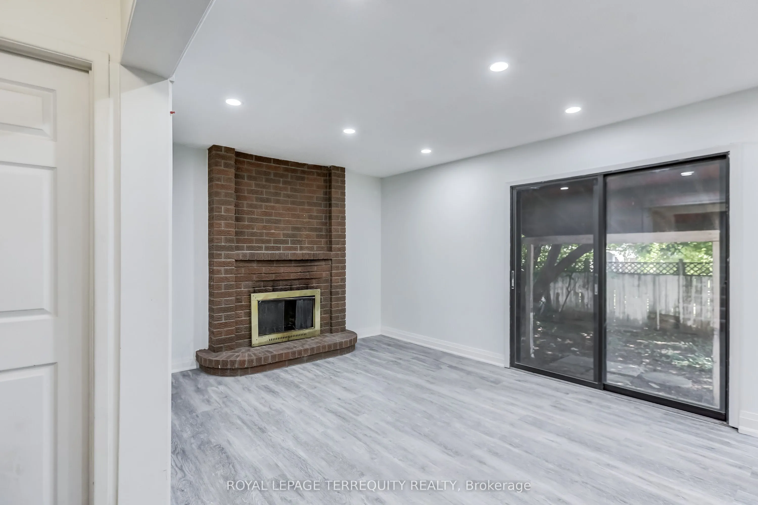 12 Martindale Crescent