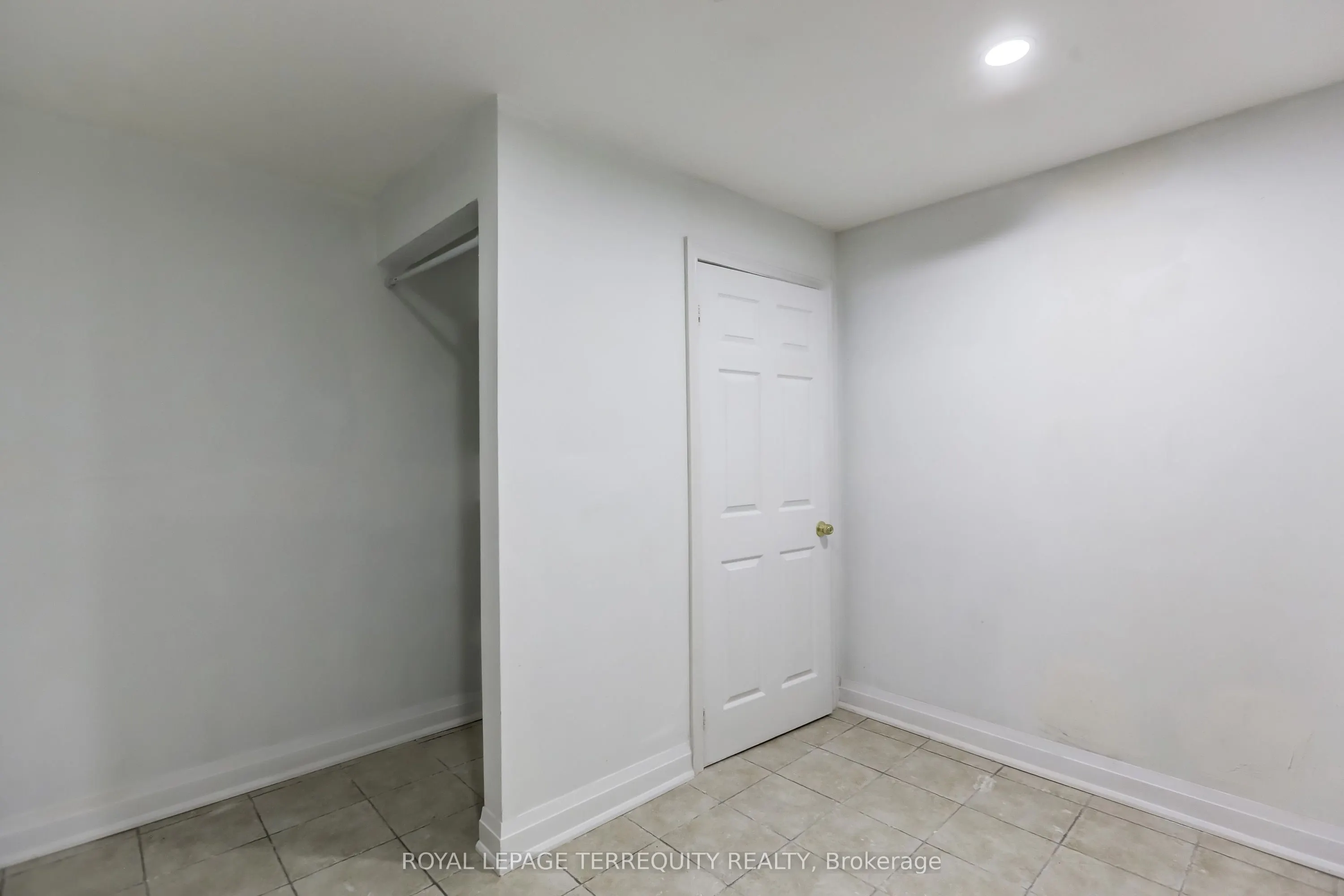 12 Martindale Crescent