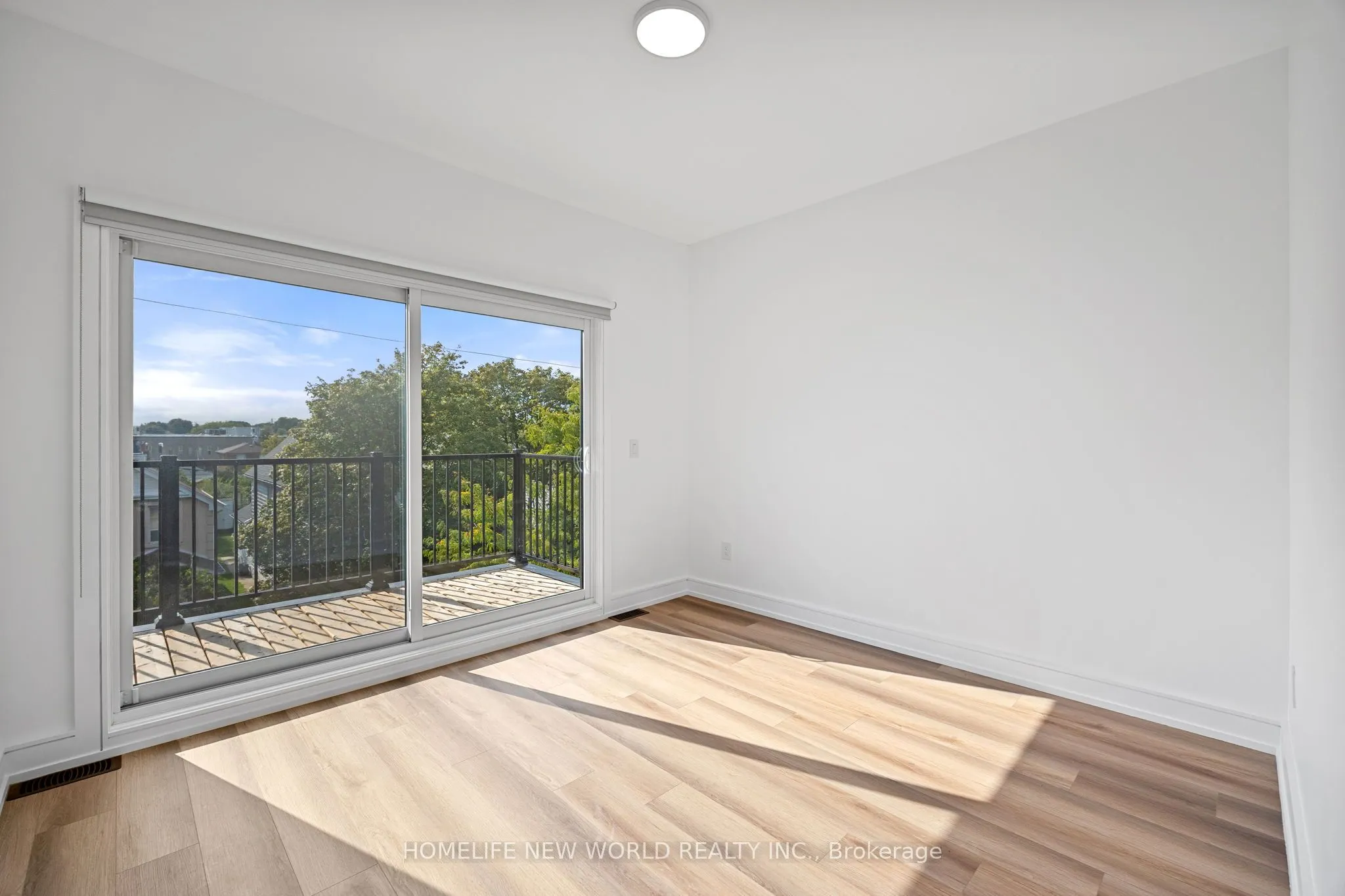 Upper Front - 43 Batavia Avenue, #Lease