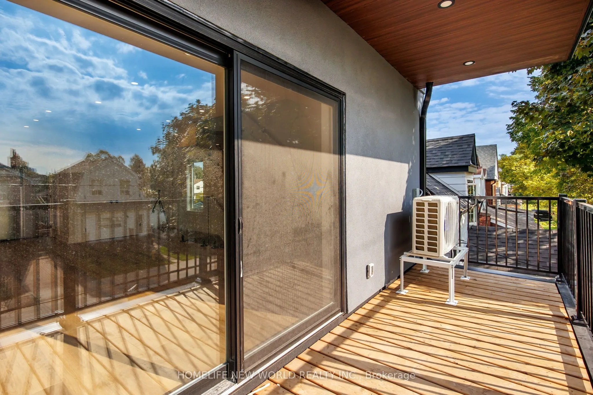 Upper Front - 43 Batavia Avenue, #Lease