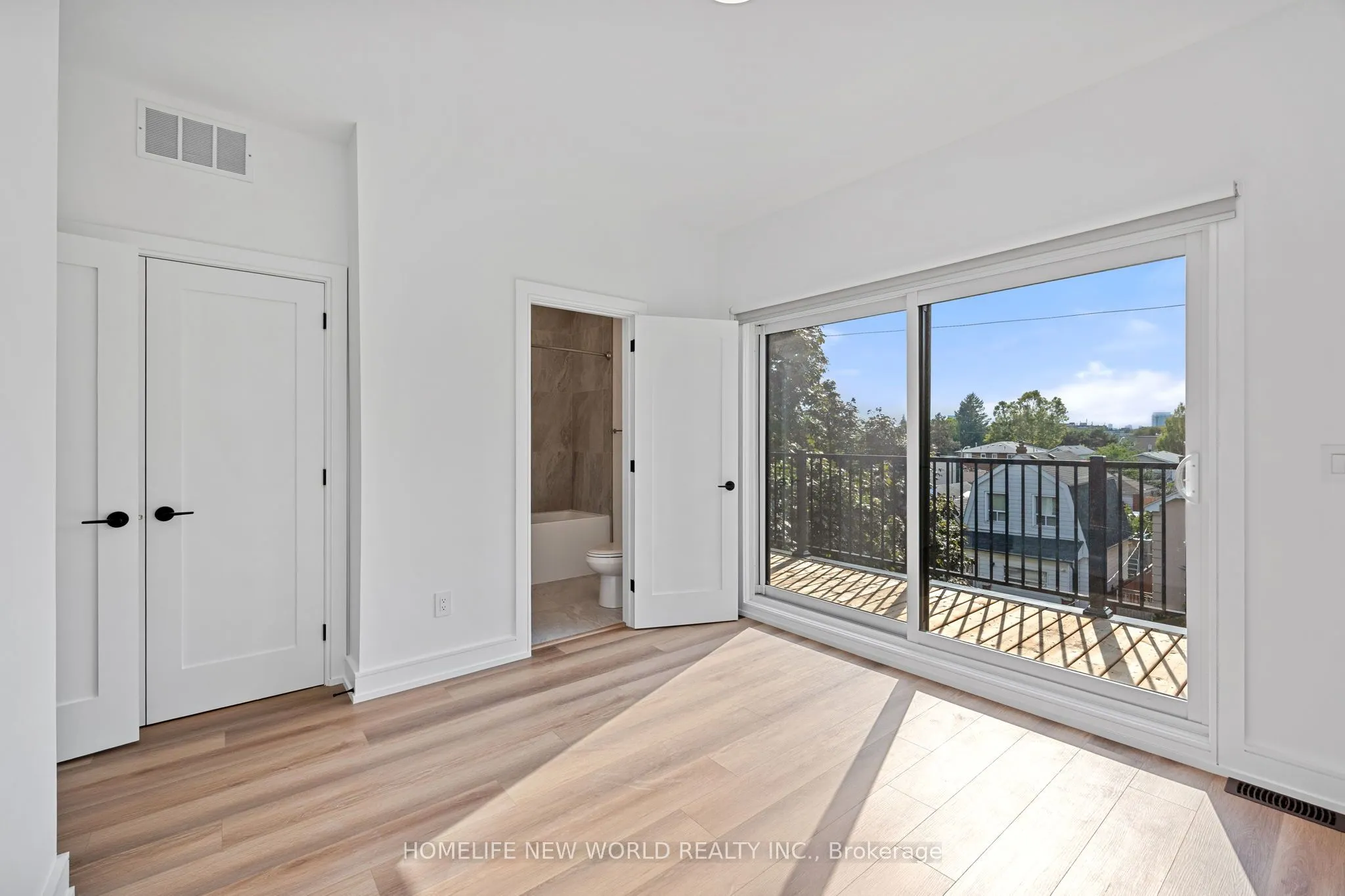Upper Front - 43 Batavia Avenue, #Lease
