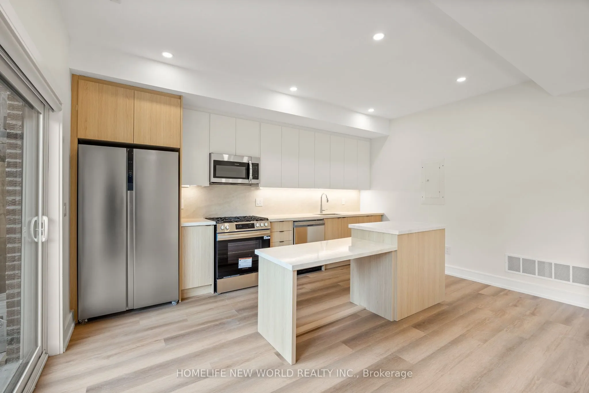 Laneway - 43 Batavia Avenue, #Lease