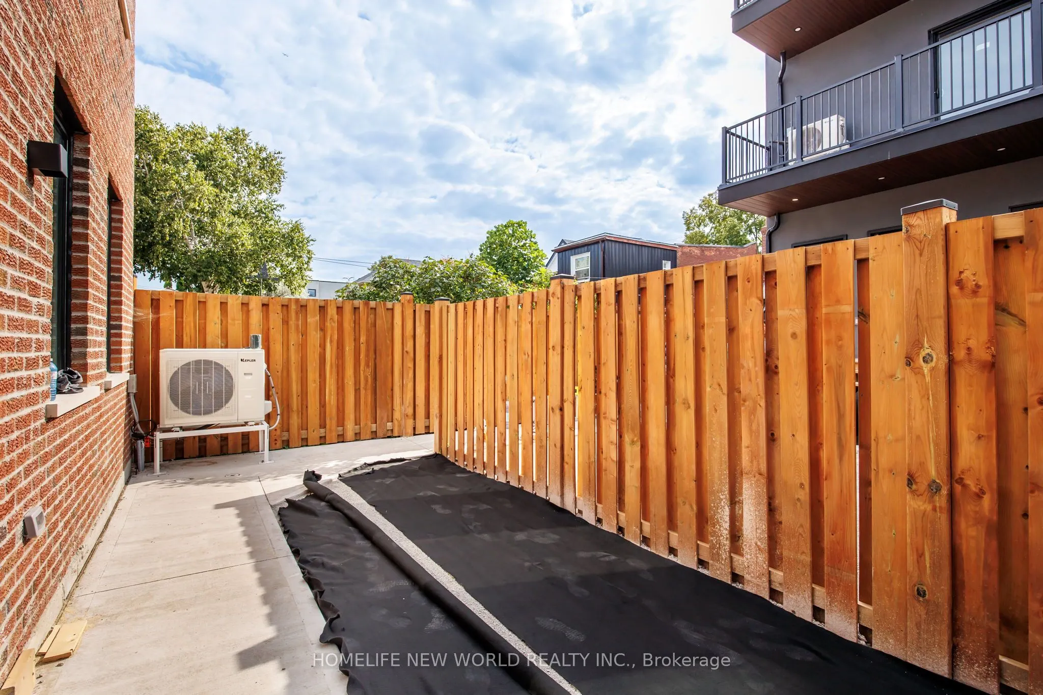 Laneway - 43 Batavia Avenue, #Lease