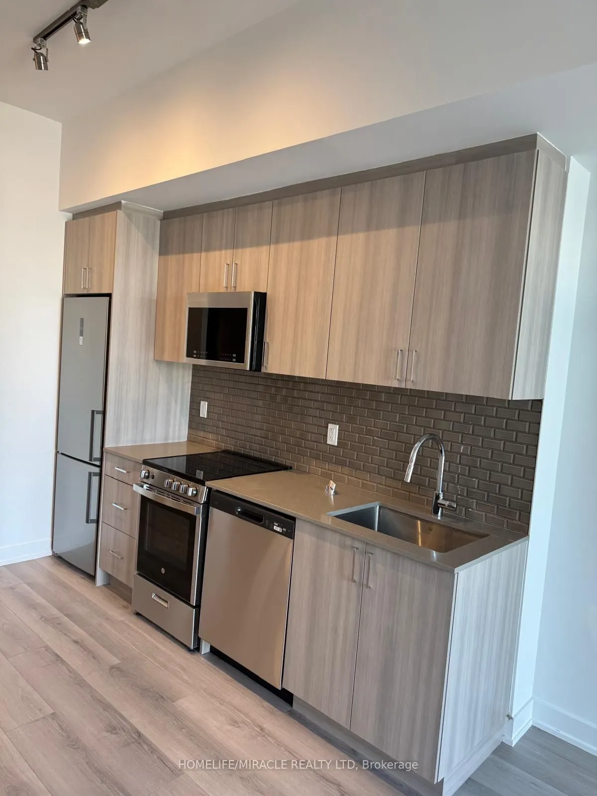 1005 Dundas Street E, #503