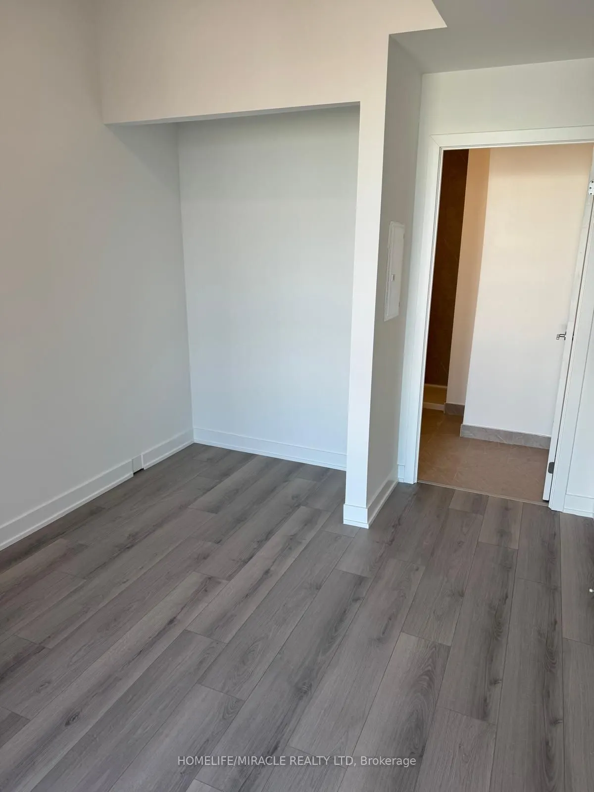 1005 Dundas Street E, #503