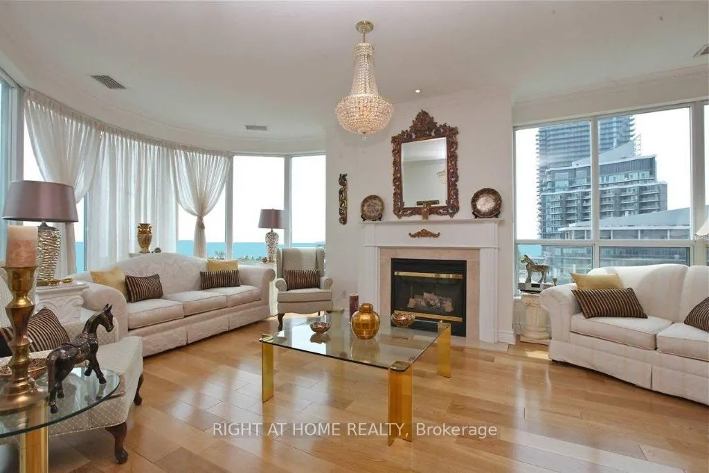 2111 Lake Shore Boulevard W, #Ph03
