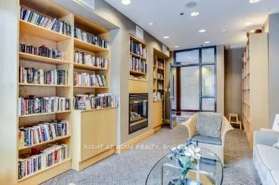 2111 Lake Shore Boulevard W, #Ph03