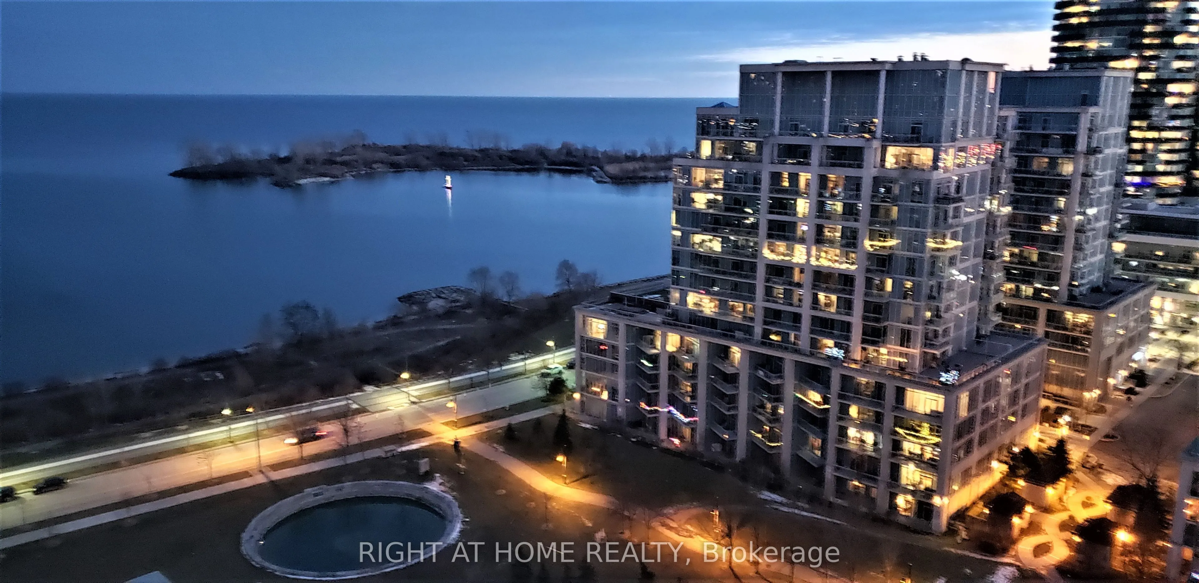 2111 Lake Shore Boulevard W, #Ph03