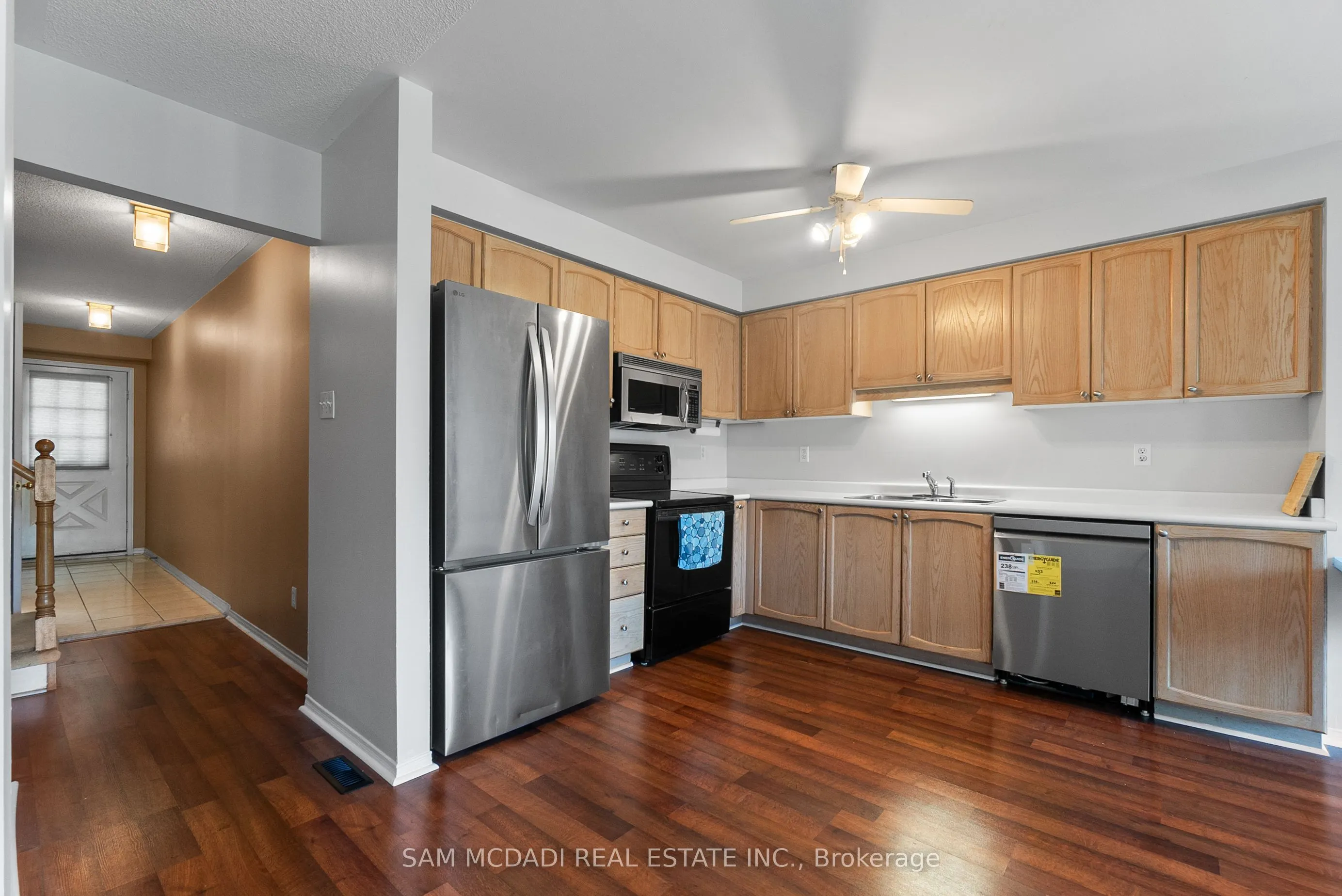 2945 Thomas Street, #102