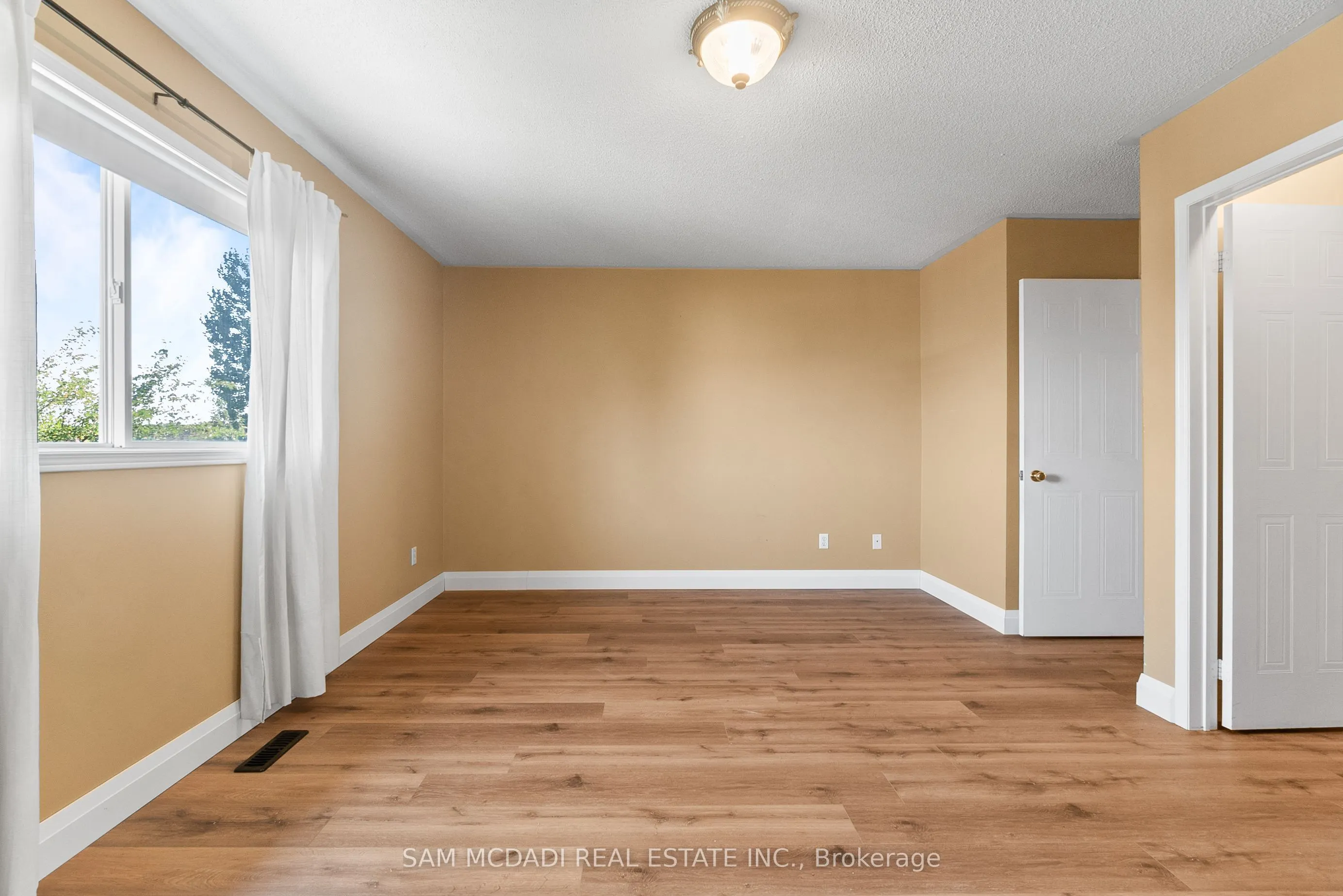 2945 Thomas Street, #102