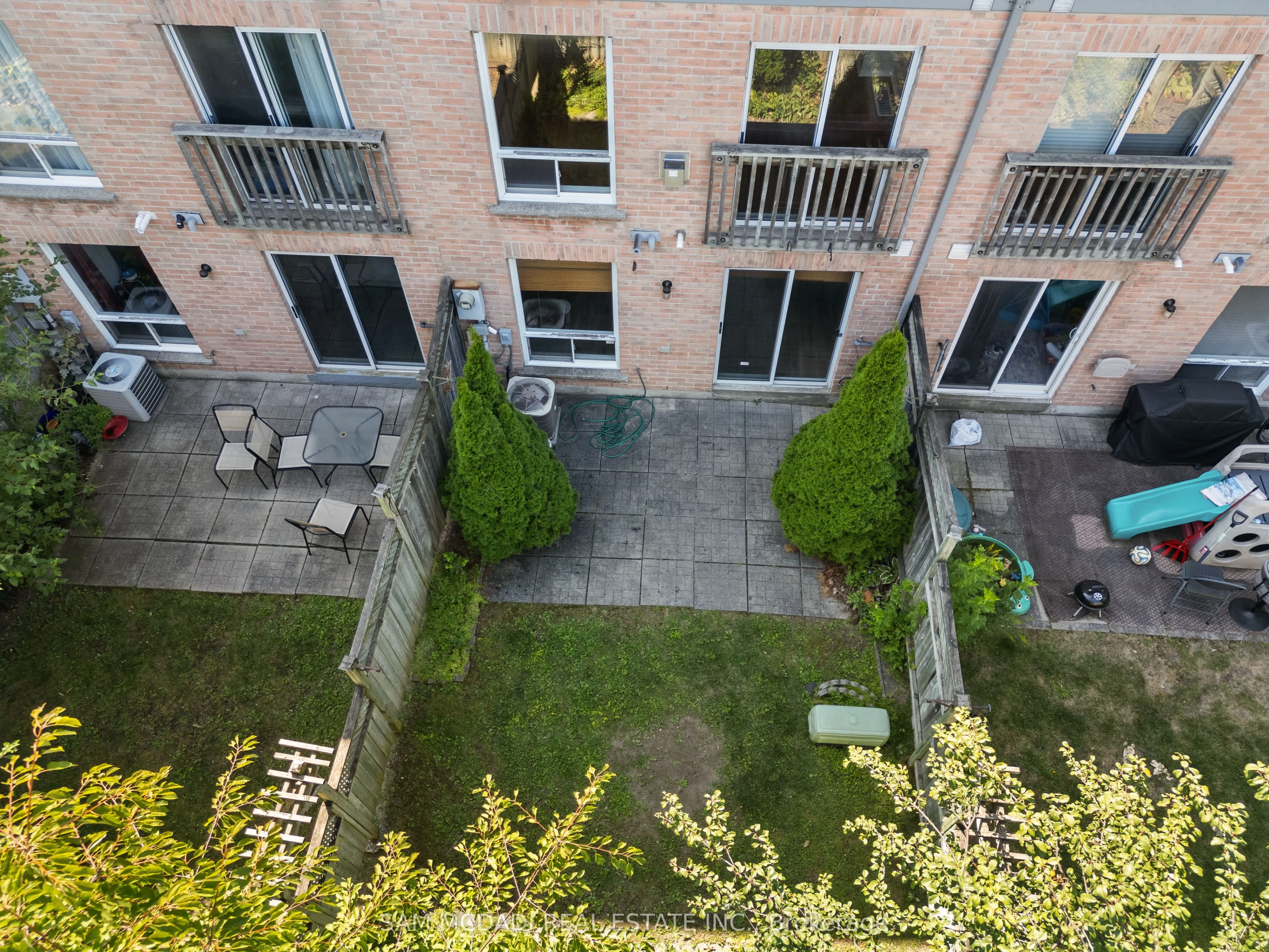2945 Thomas Street, #102