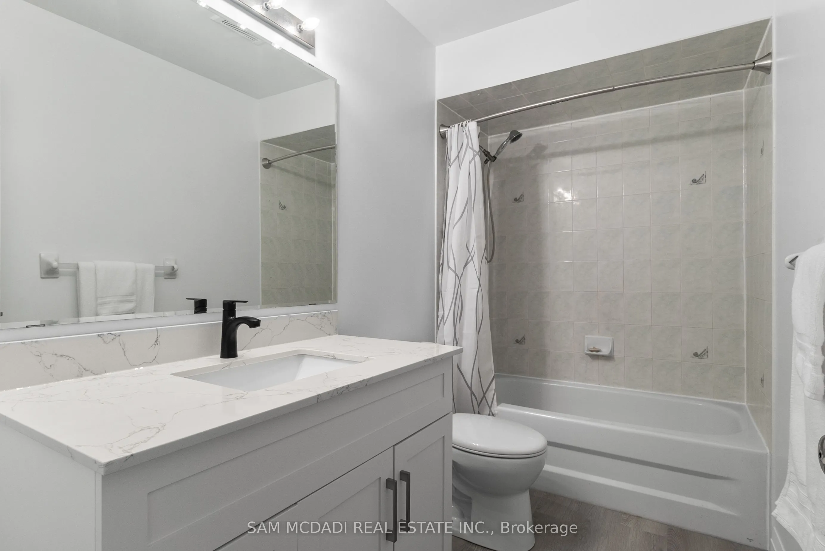 2945 Thomas Street, #102