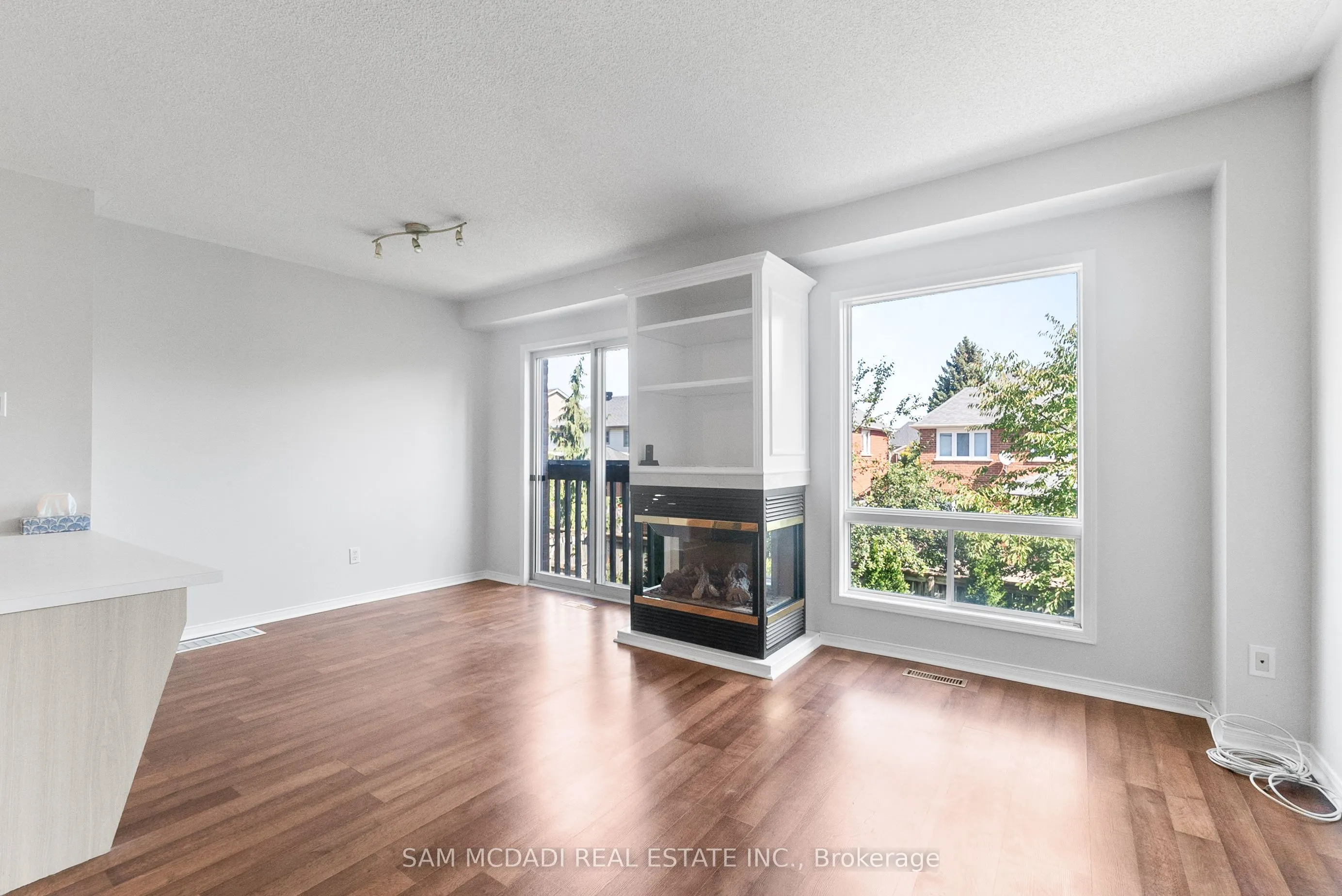 2945 Thomas Street, #102