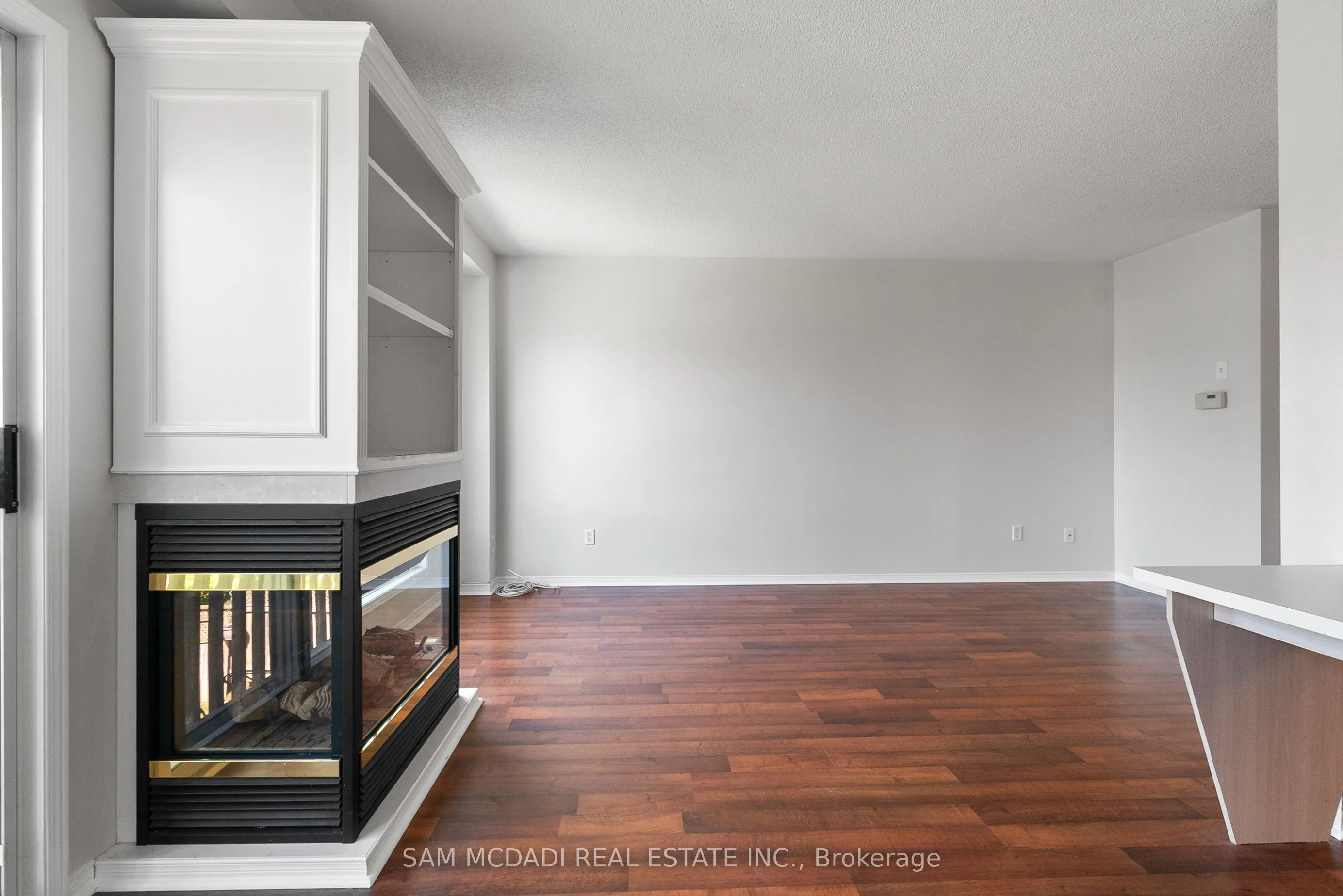 2945 Thomas Street, #102