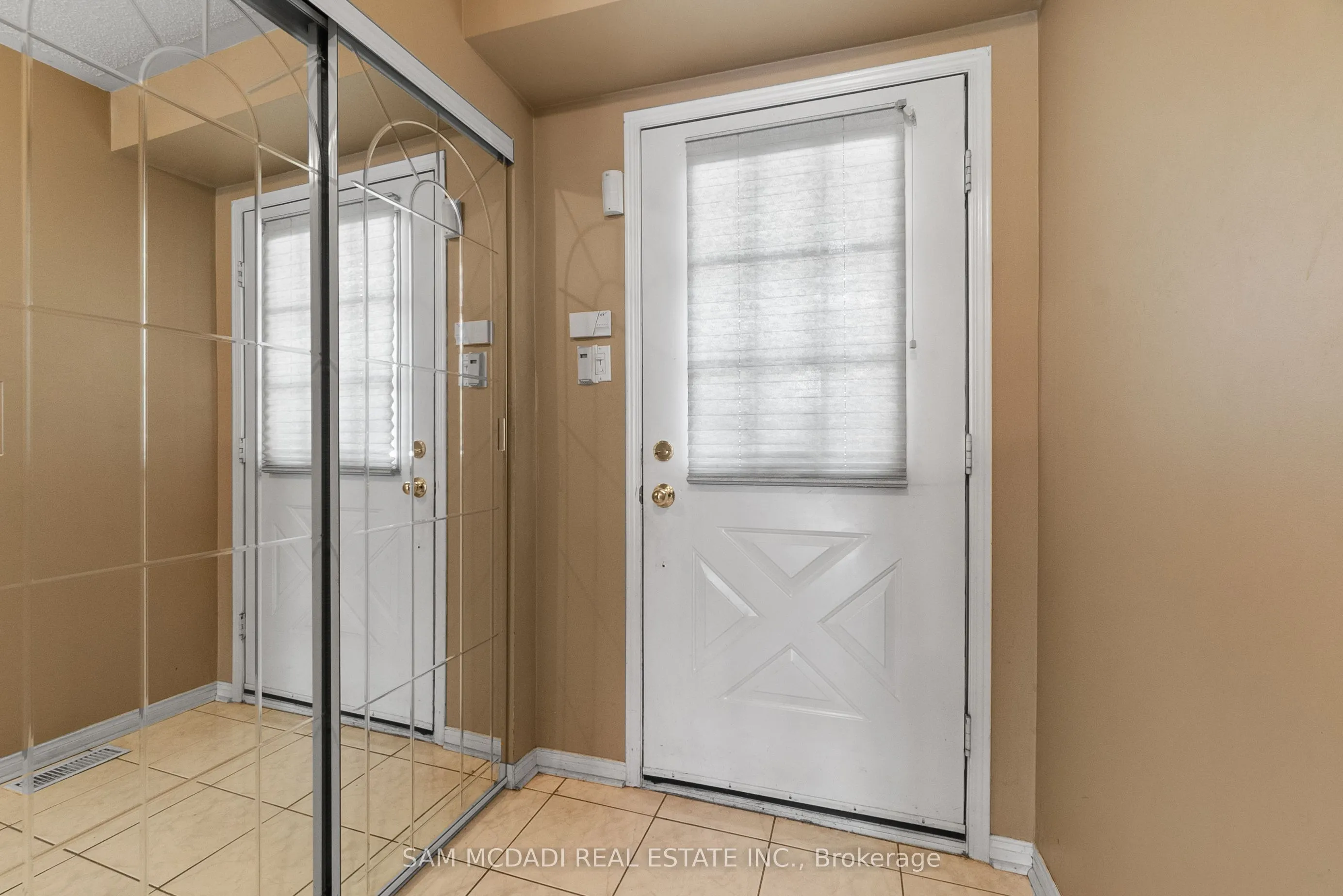 2945 Thomas Street, #102