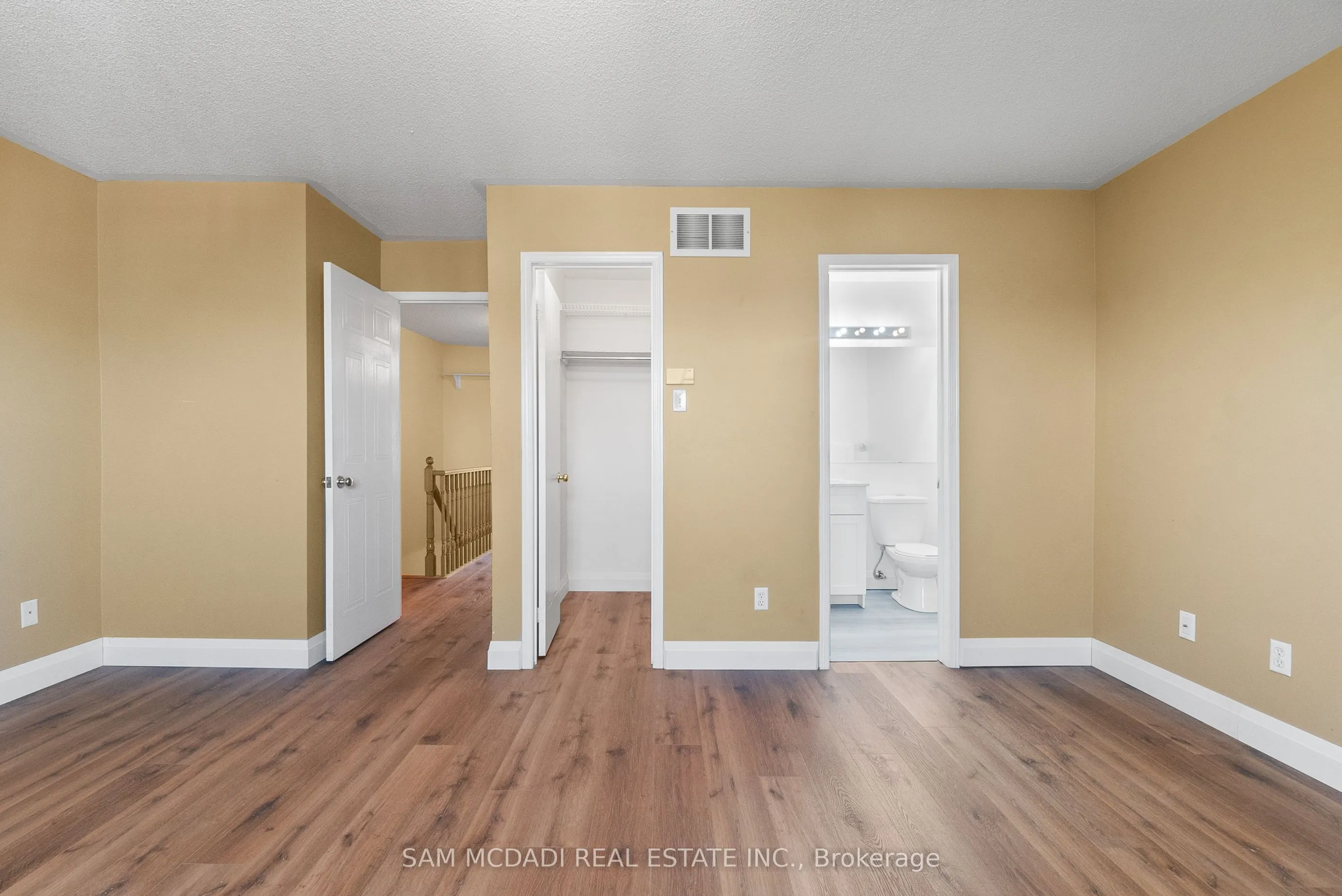 2945 Thomas Street, #102