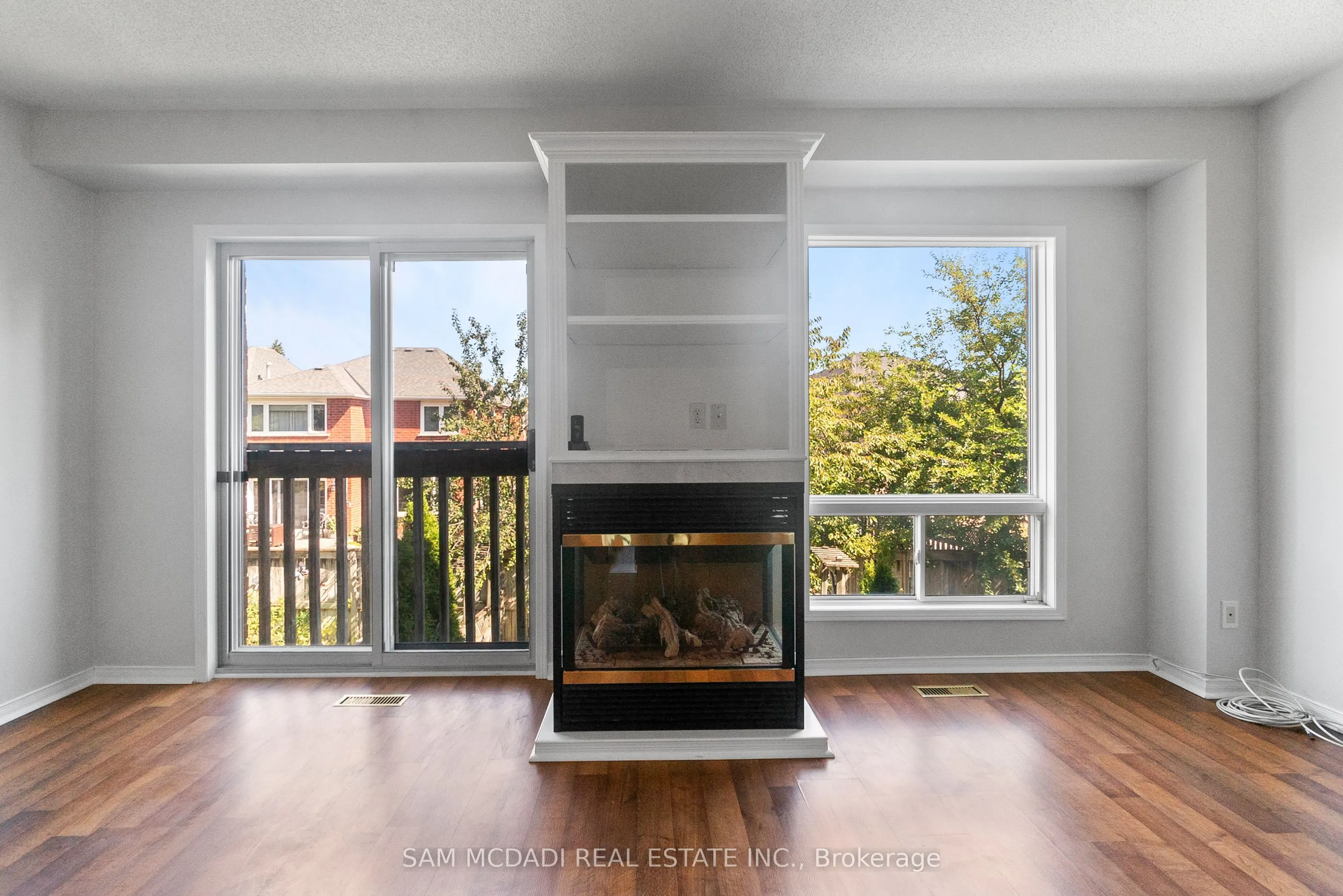 2945 Thomas Street, #102