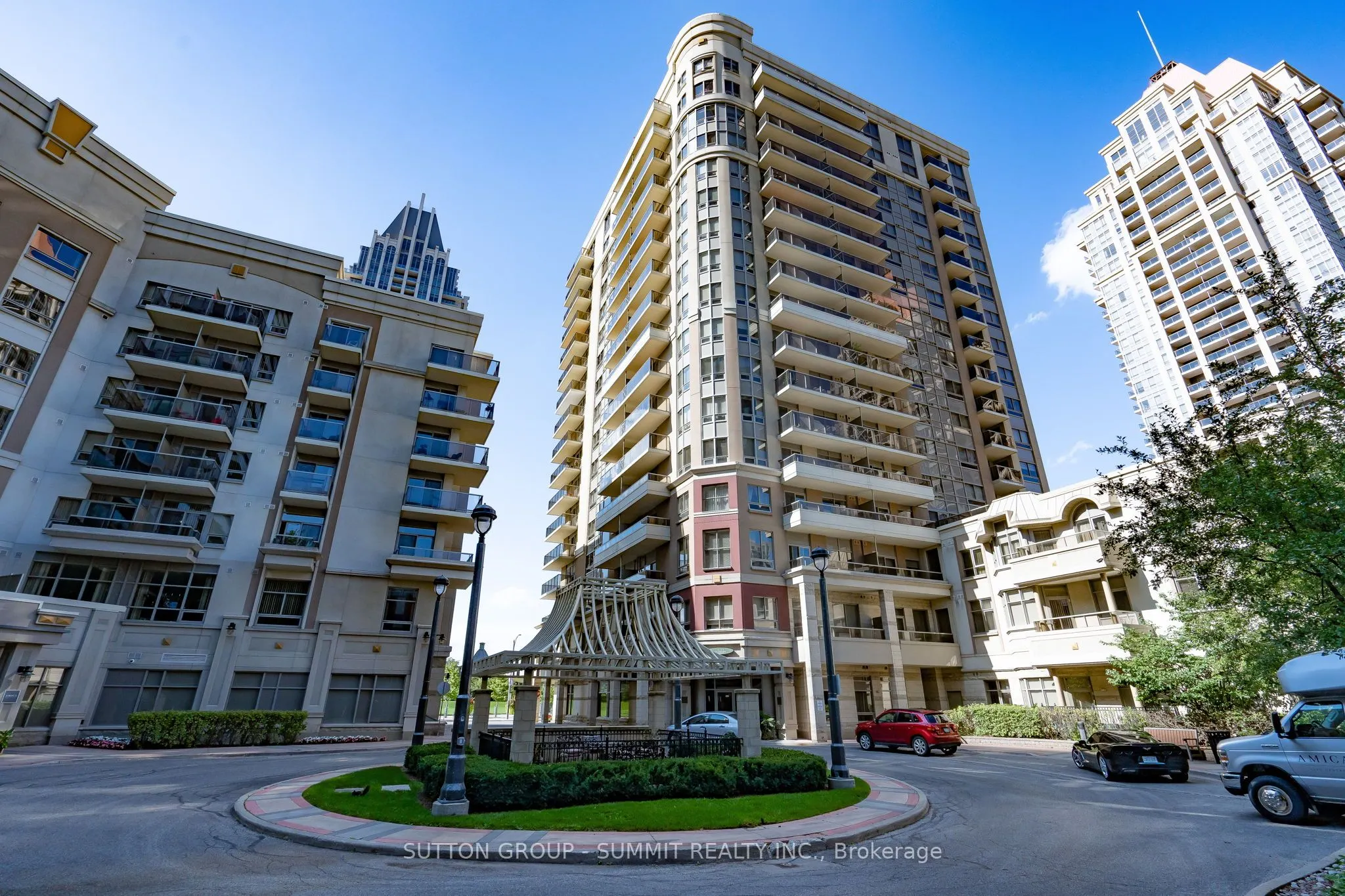 350 Princess Royal Drive S, #808