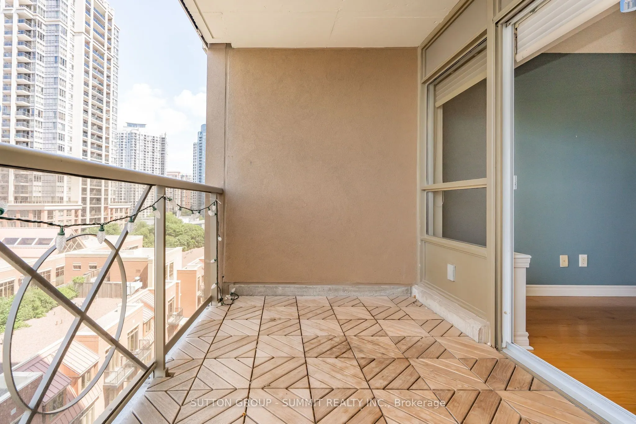 350 Princess Royal Drive S, #808