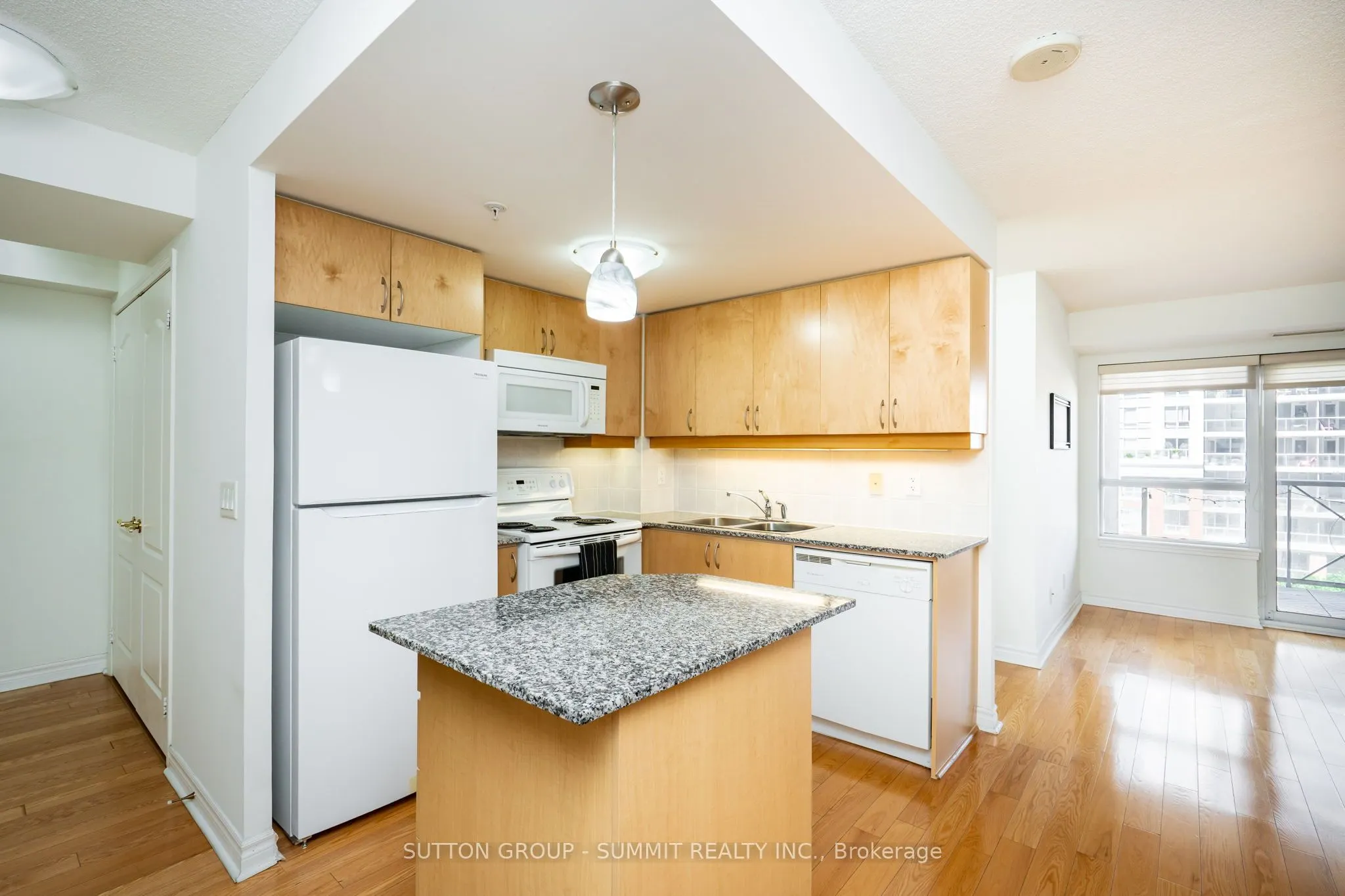 350 Princess Royal Drive S, #808