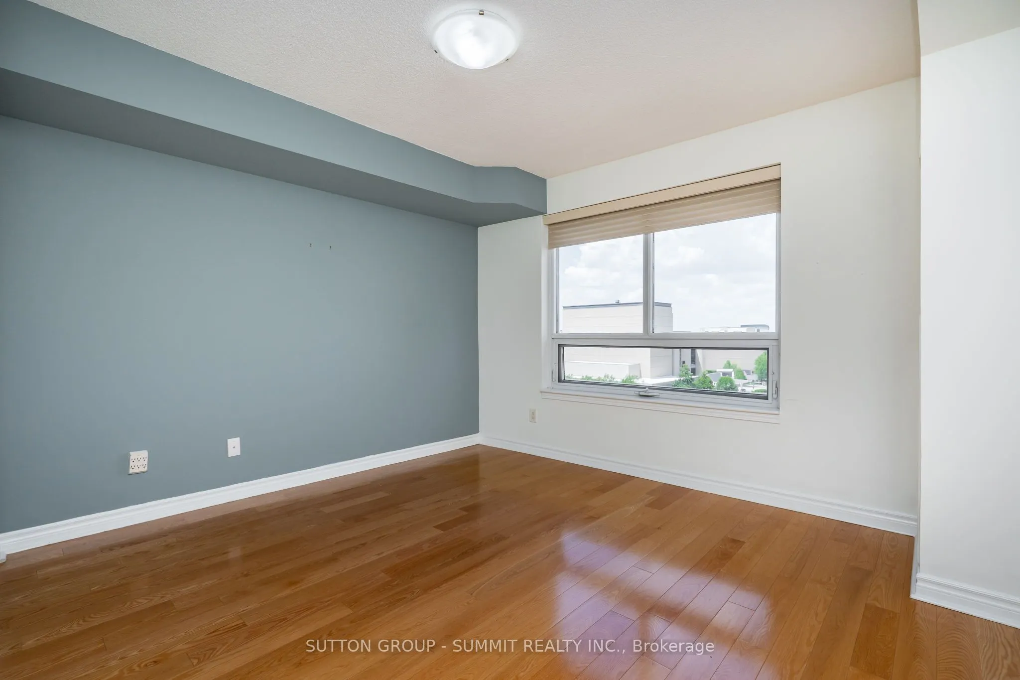 350 Princess Royal Drive S, #808