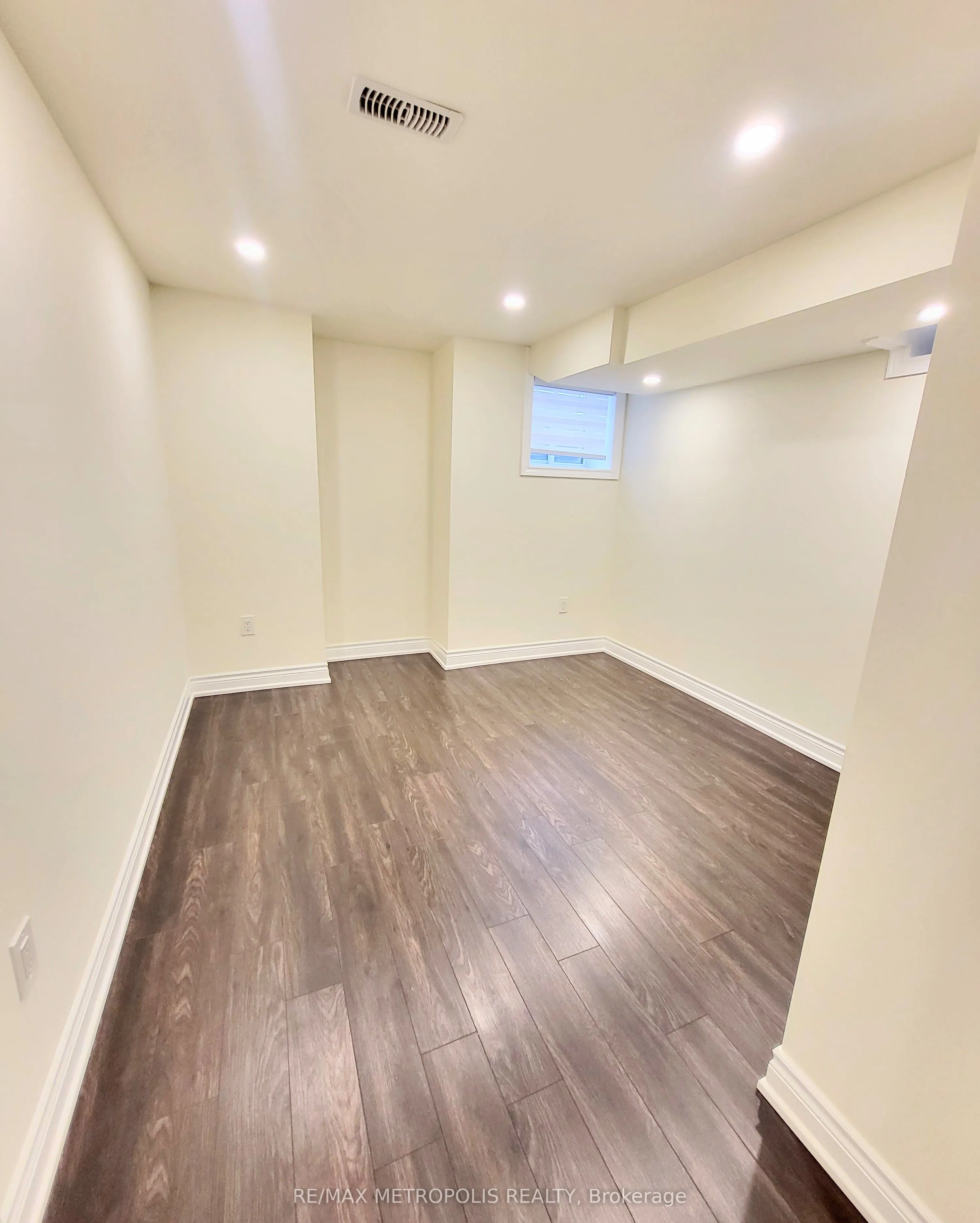 923 Penson Crescent, #bsmt