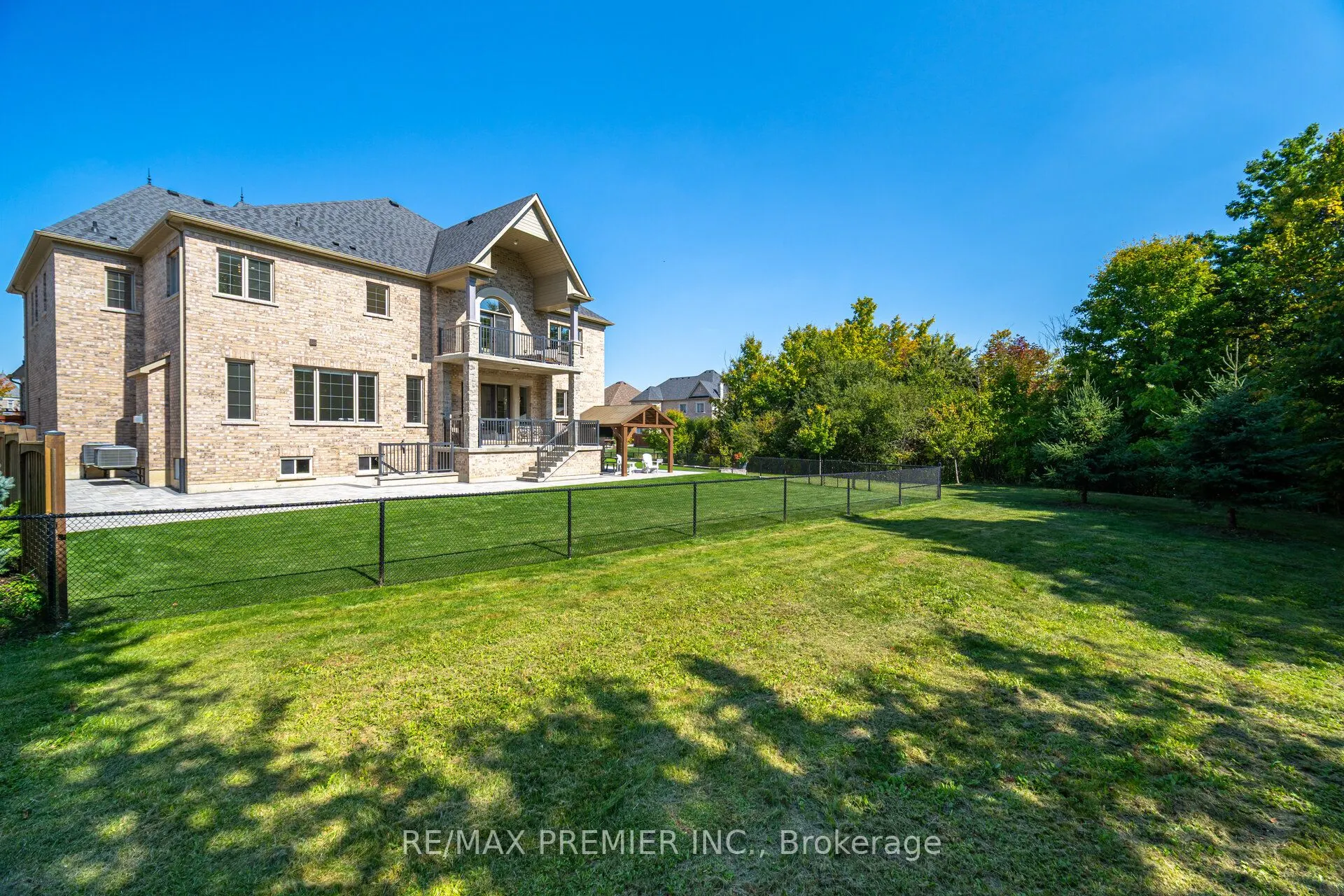 18 Erintown Crescent