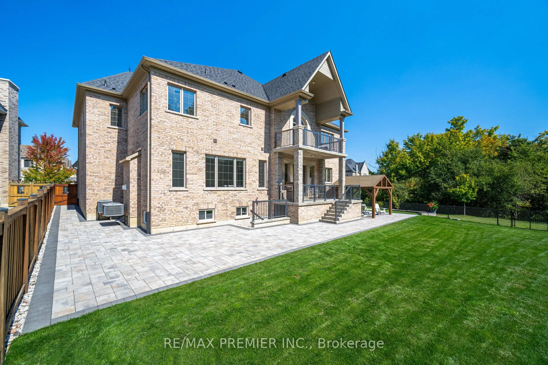 18 Erintown Crescent