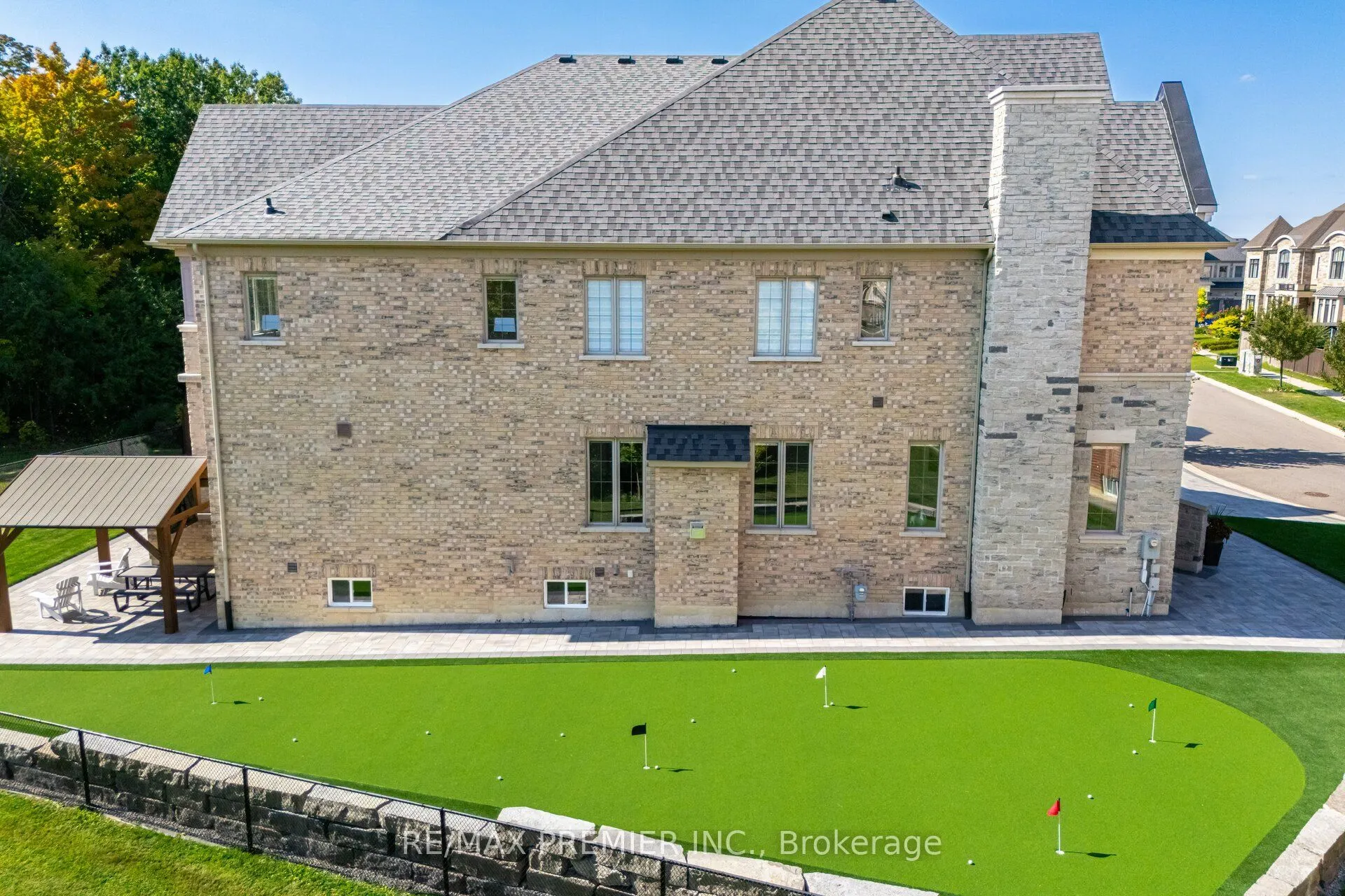 18 Erintown Crescent