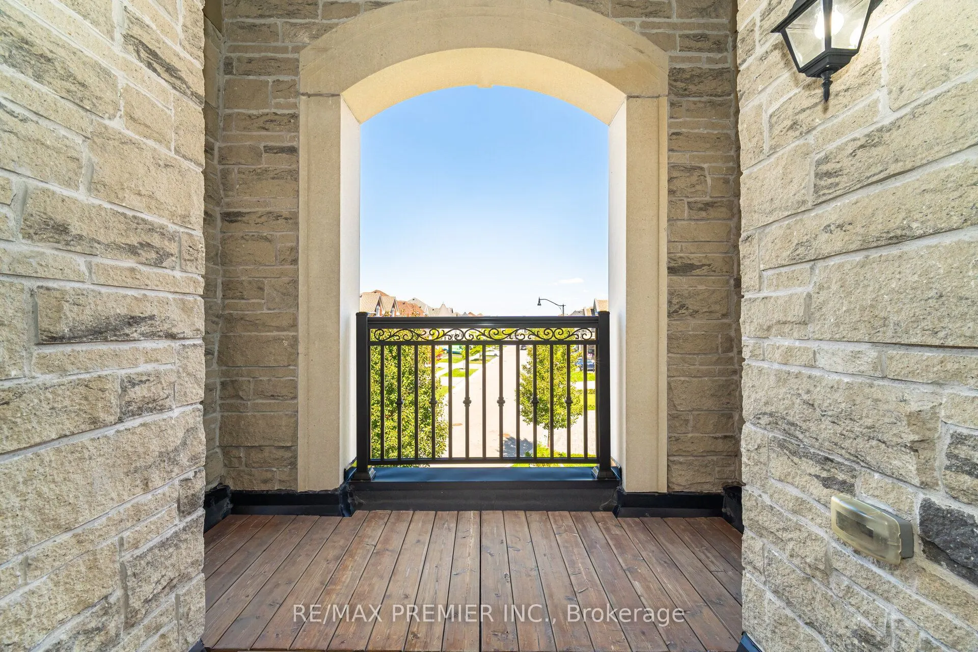 18 Erintown Crescent