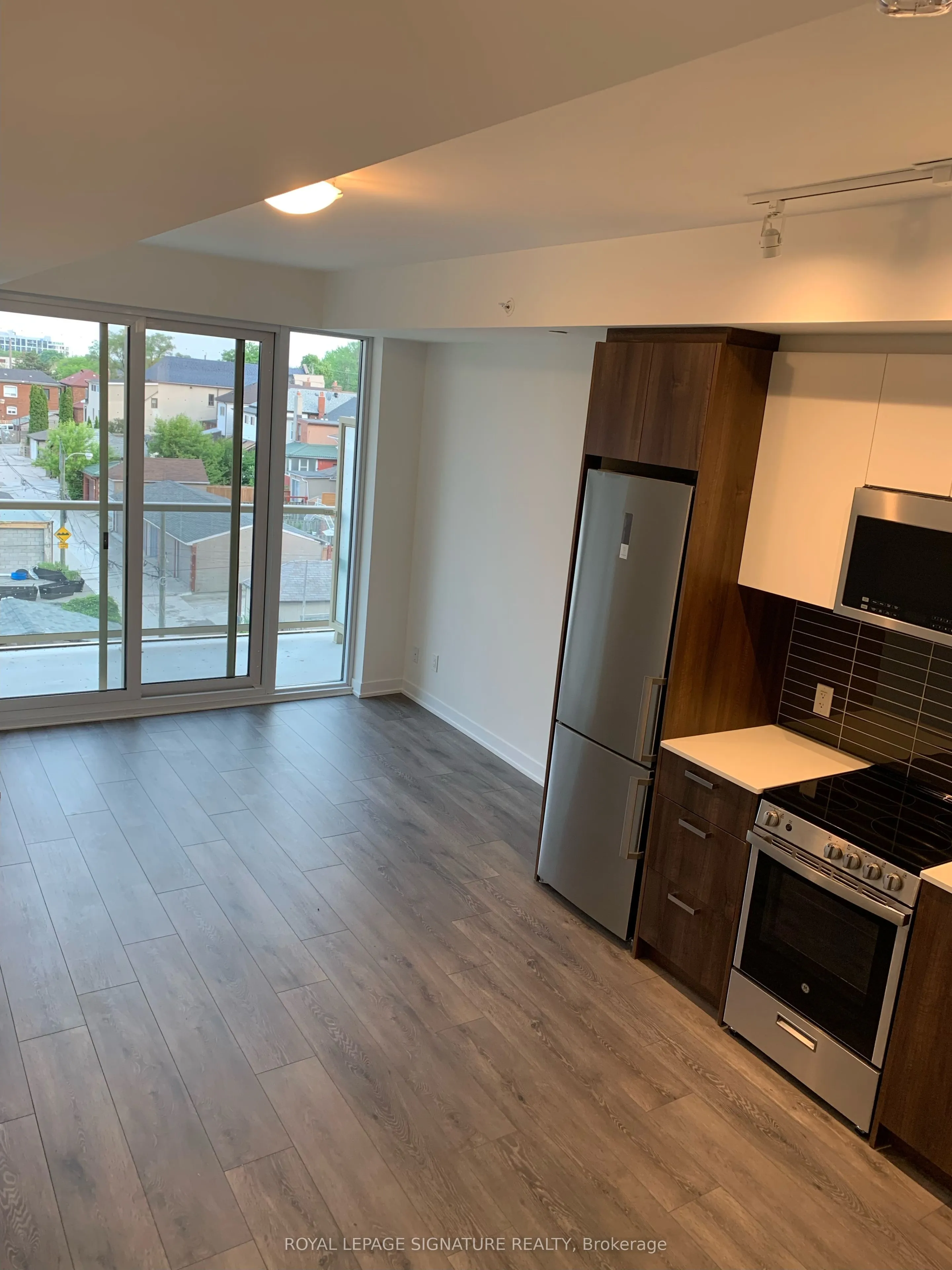 1787 St Clair Avenue W, #431