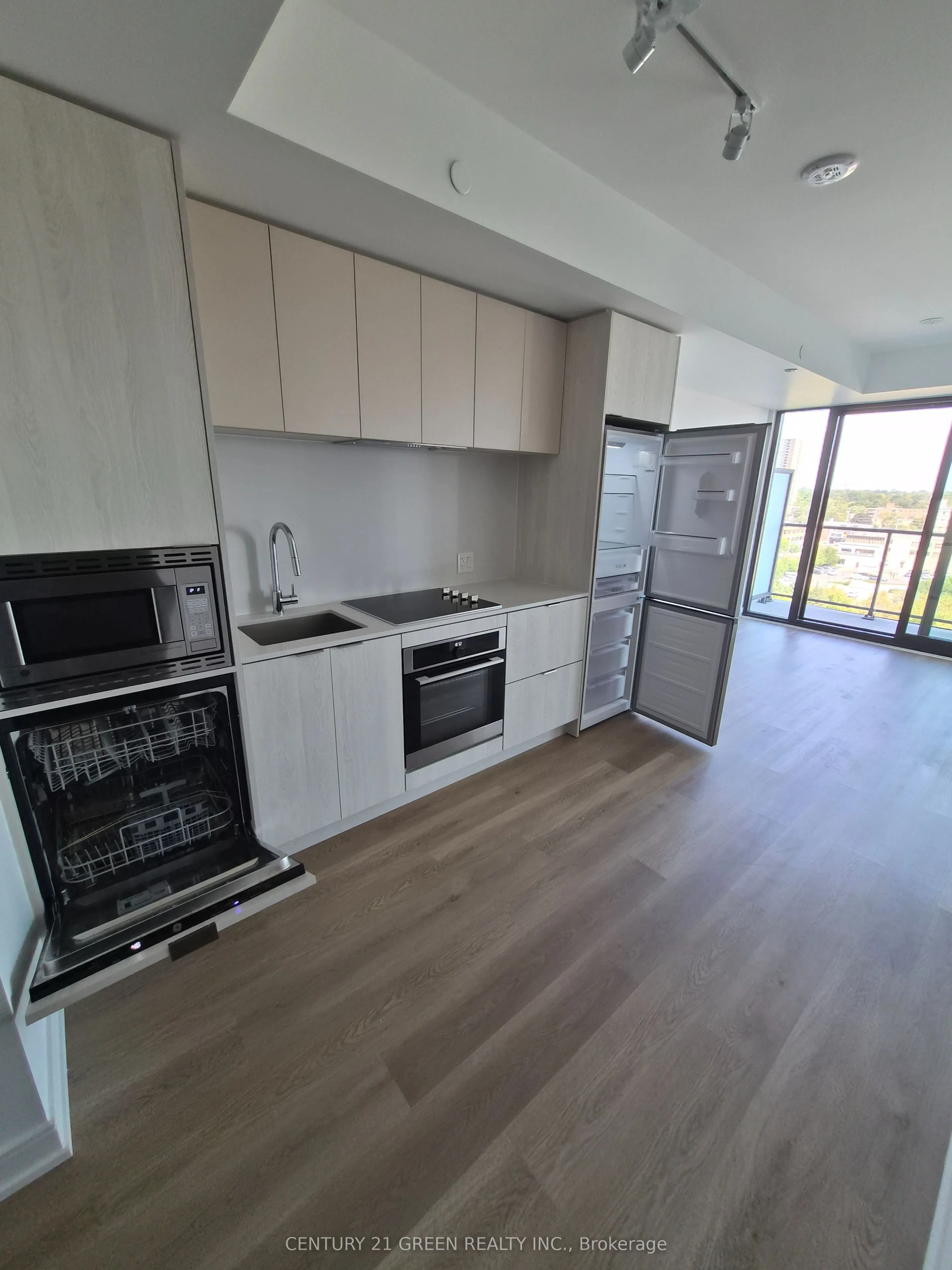 3009 Novar Road, #902