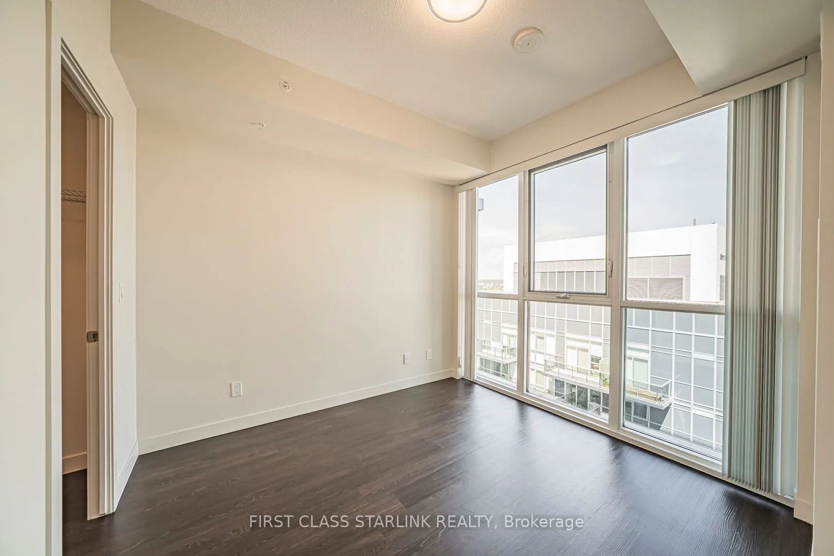2087 Fairview Street, #2202