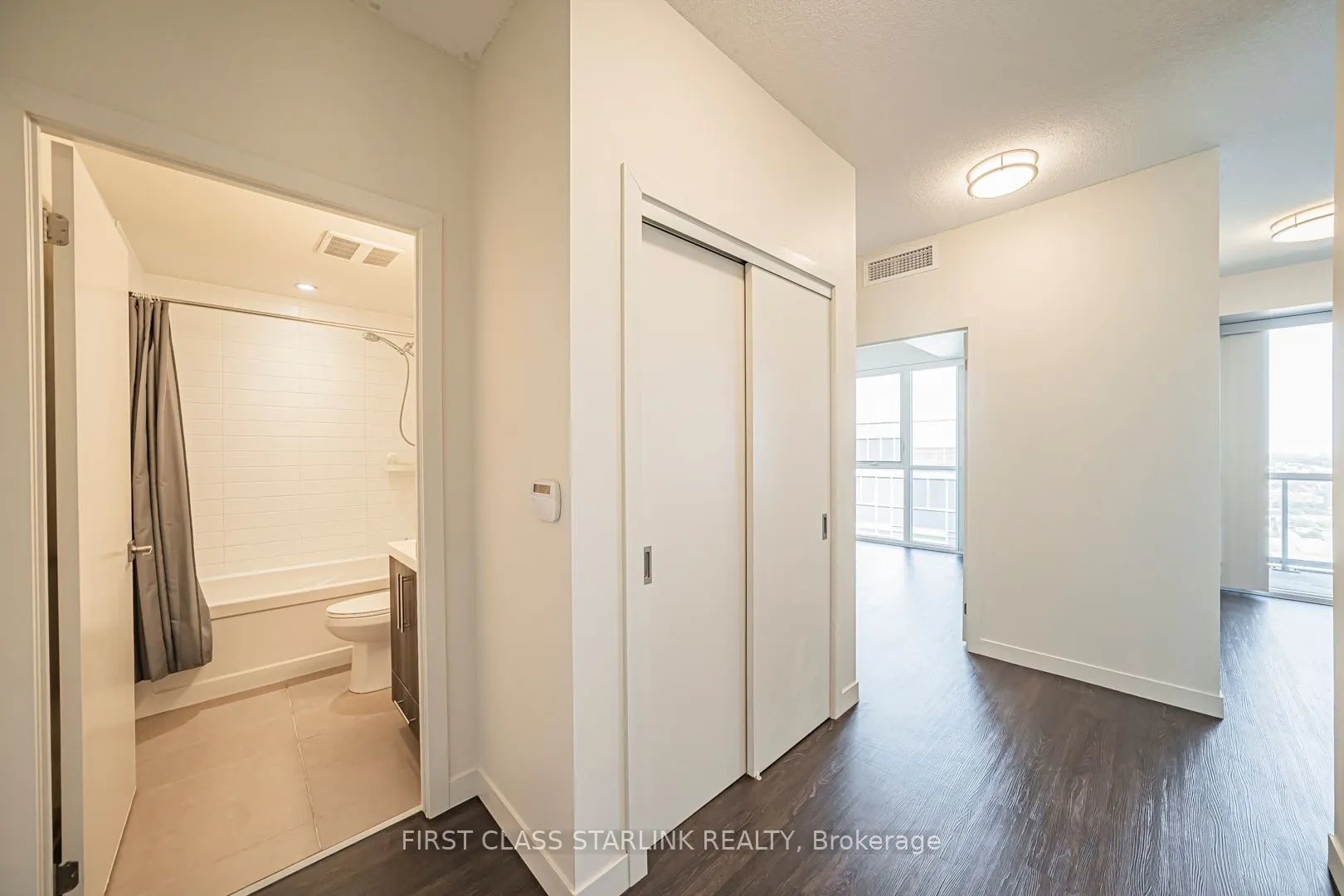 2087 Fairview Street, #2202