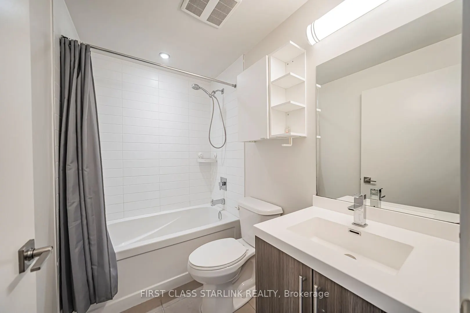 2087 Fairview Street, #2202