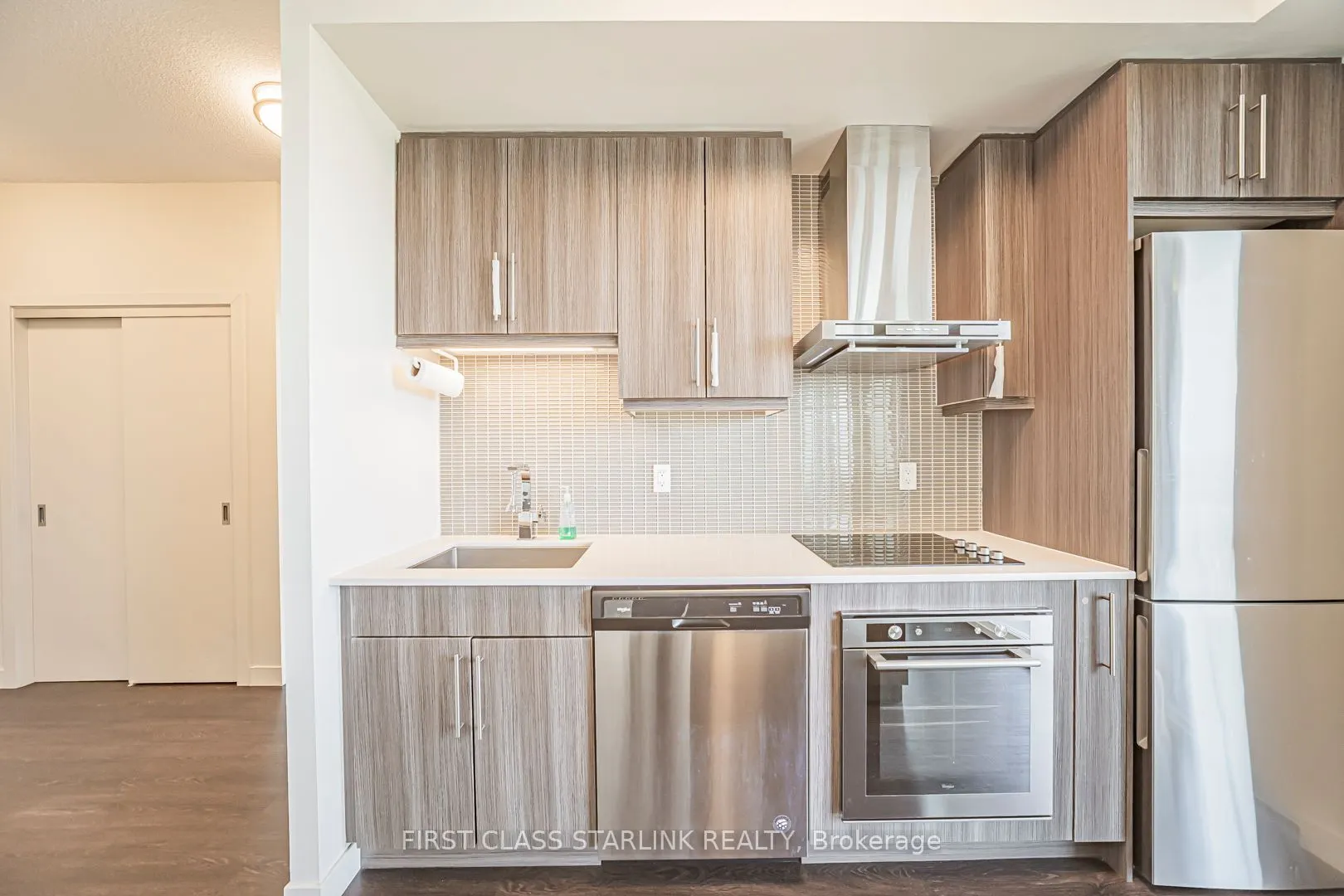2087 Fairview Street, #2202