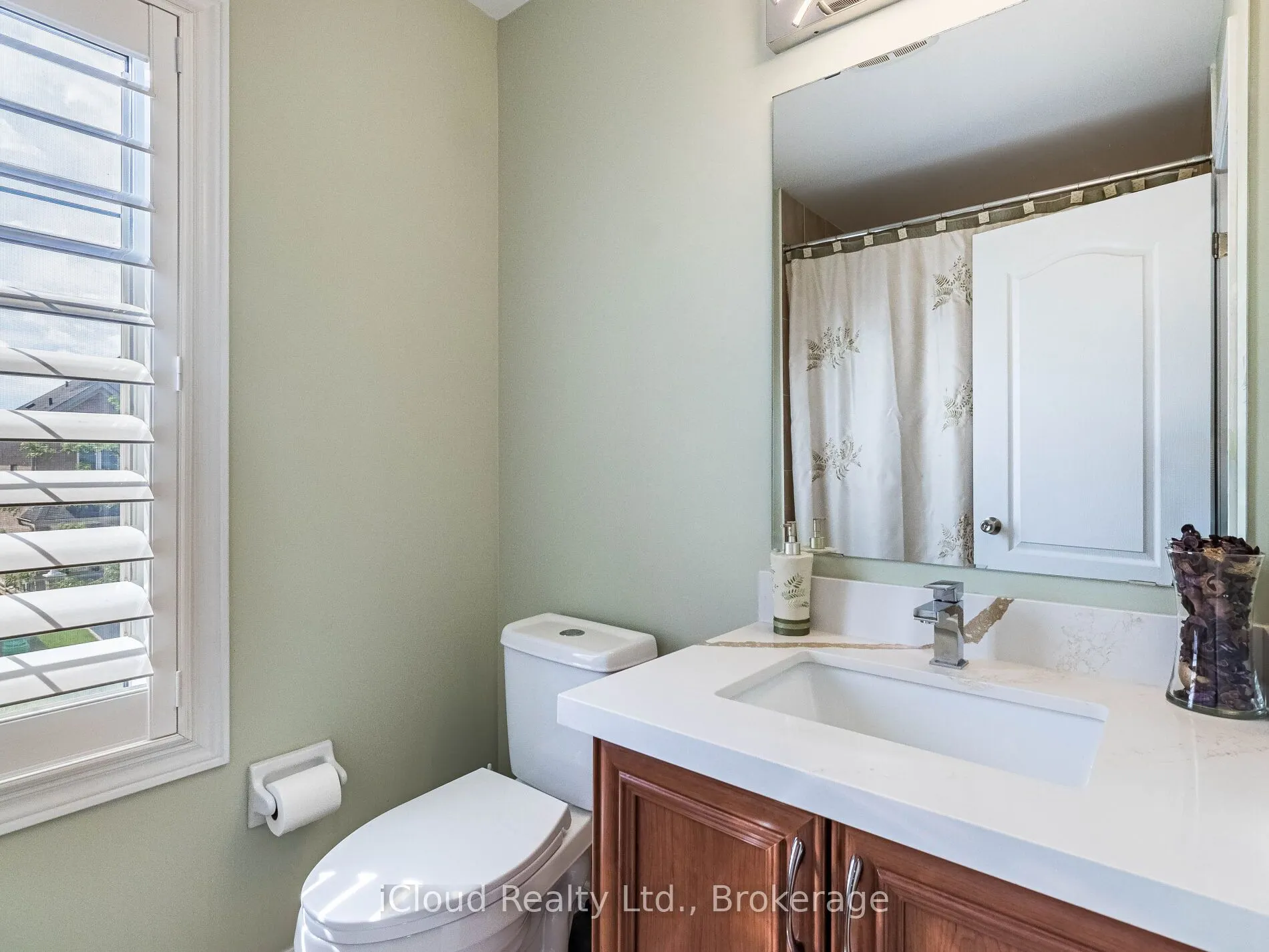 42 Swancreek Court