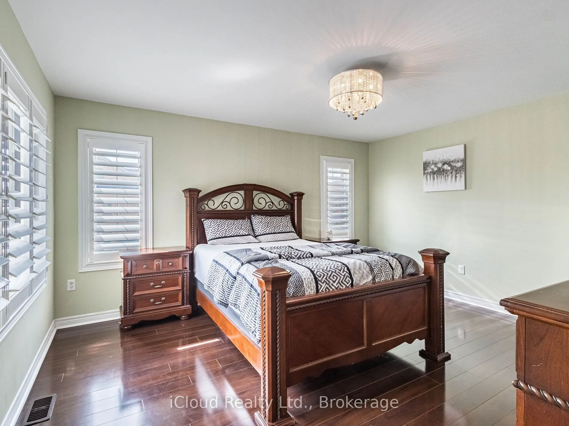 42 Swancreek Court