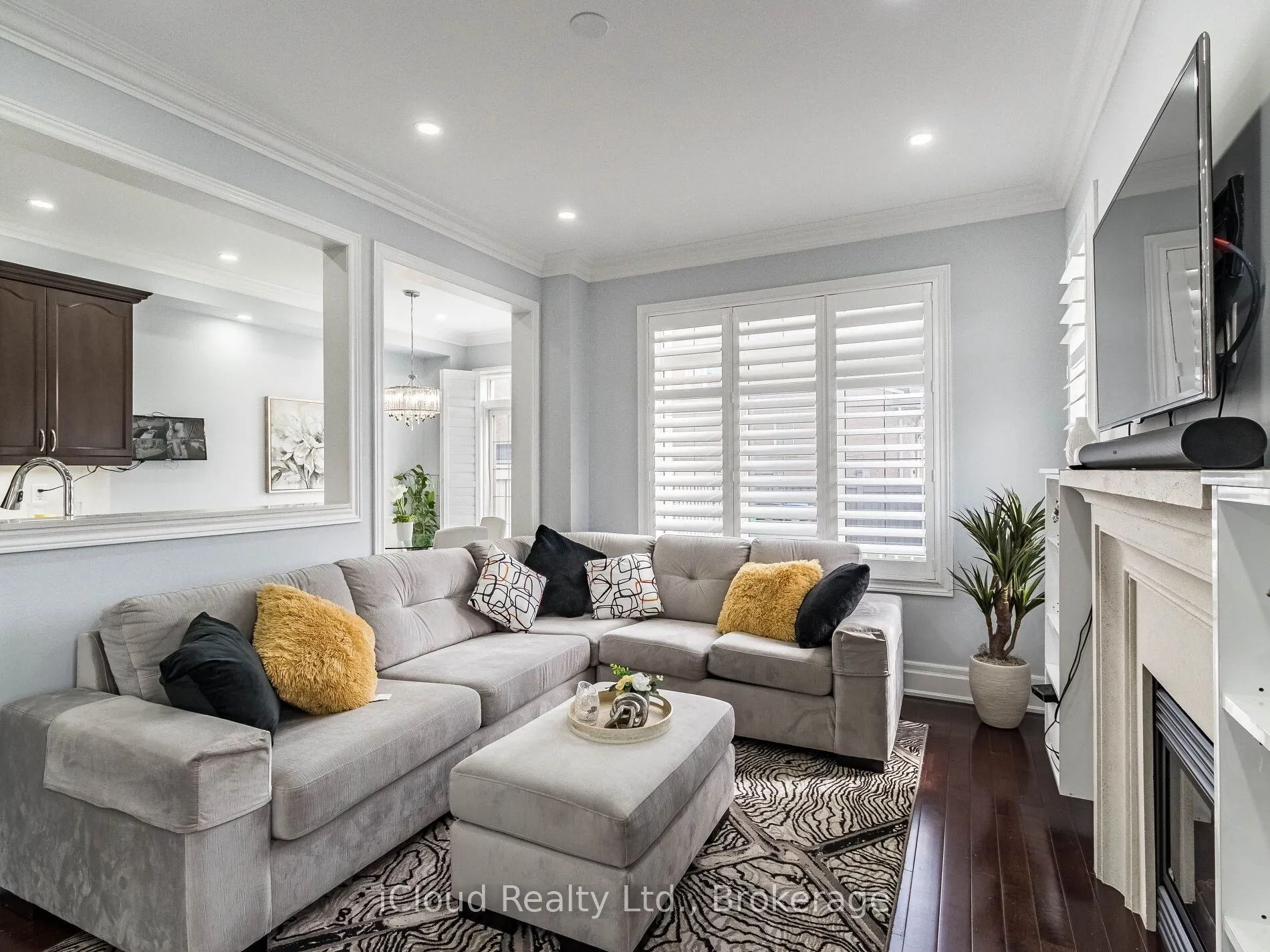 42 Swancreek Court