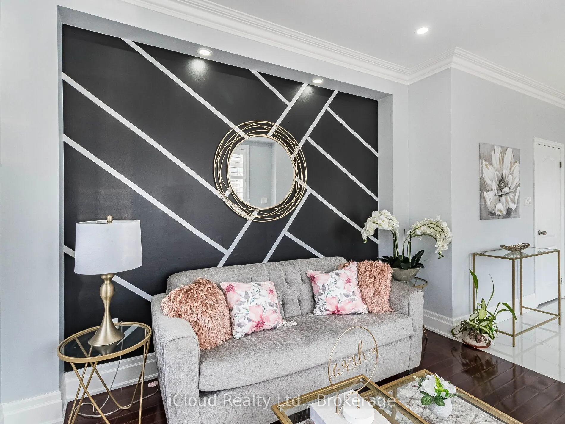 42 Swancreek Court