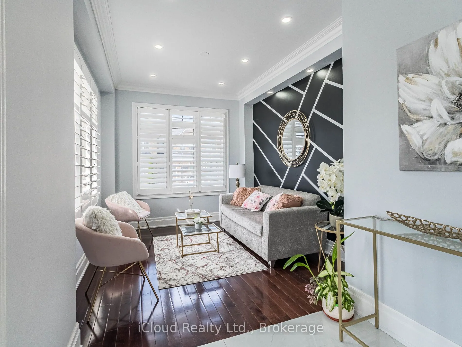42 Swancreek Court