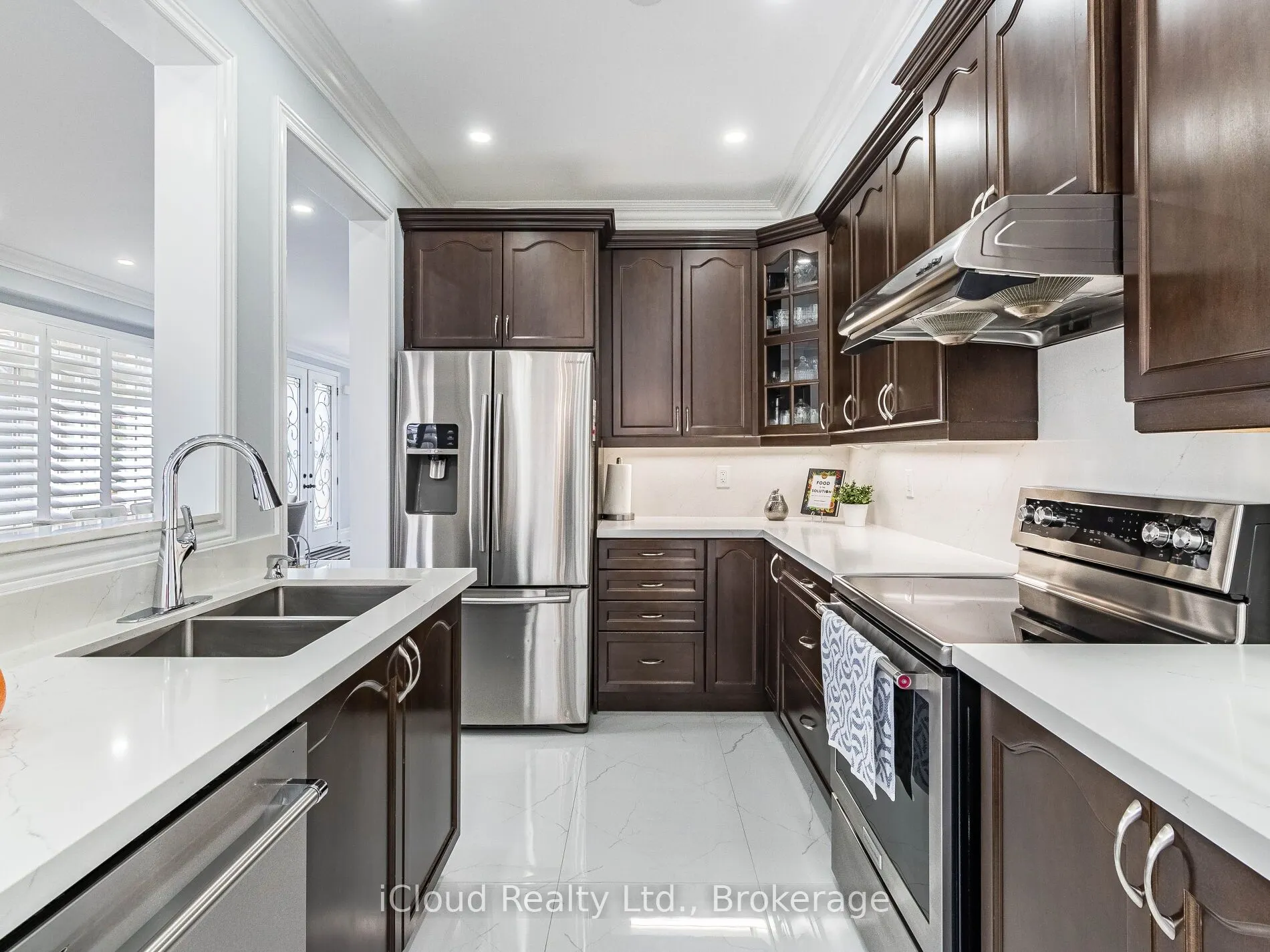 42 Swancreek Court