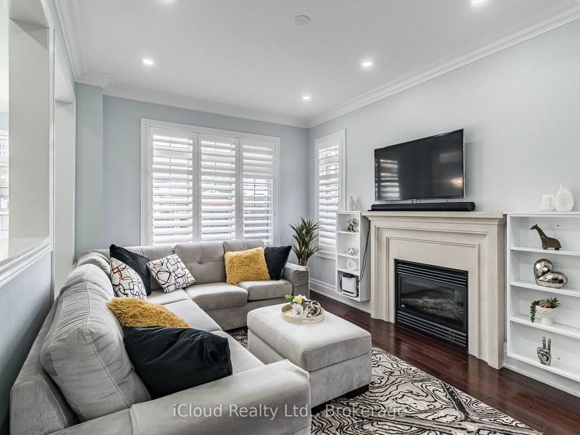 42 Swancreek Court