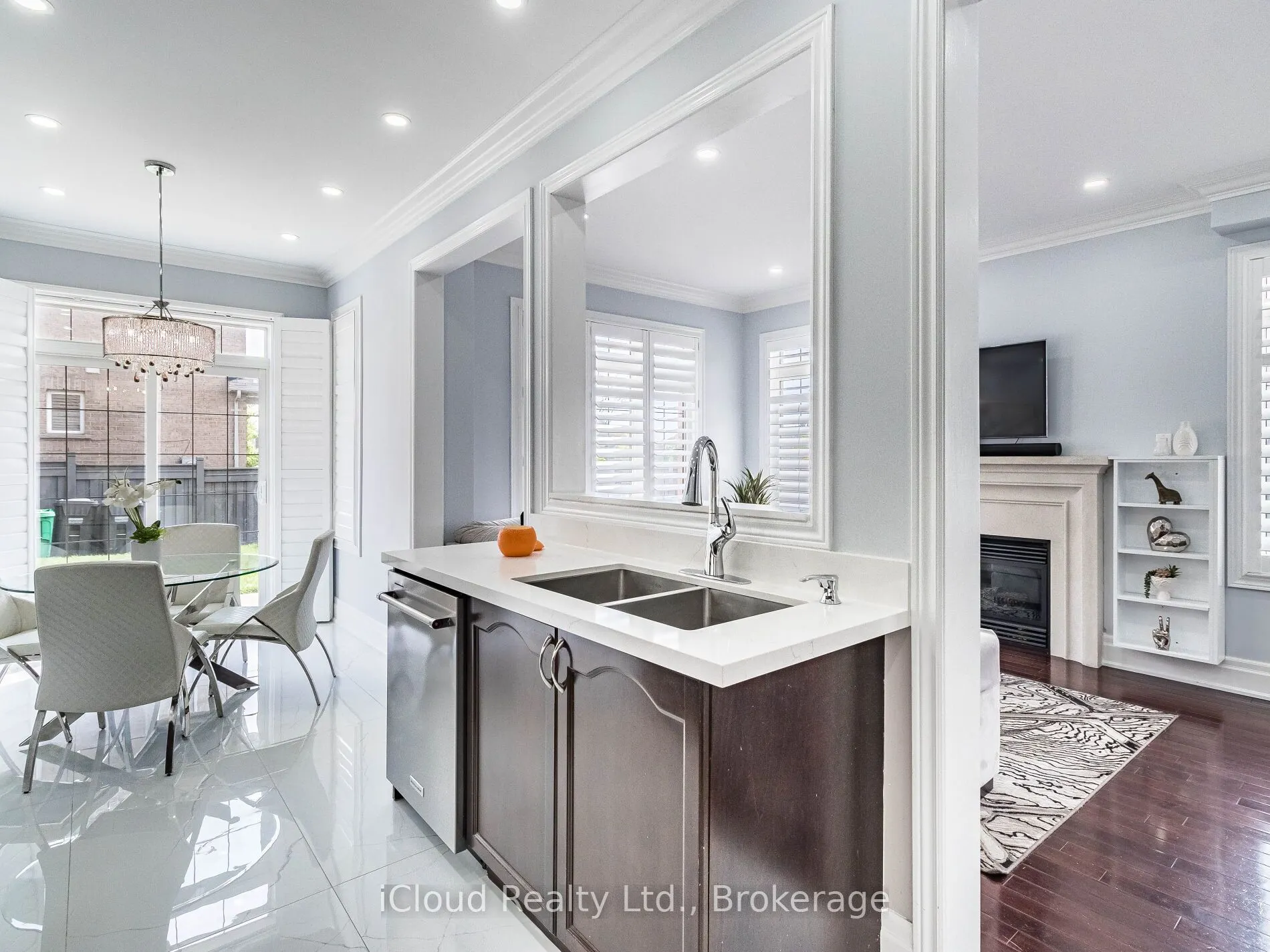42 Swancreek Court