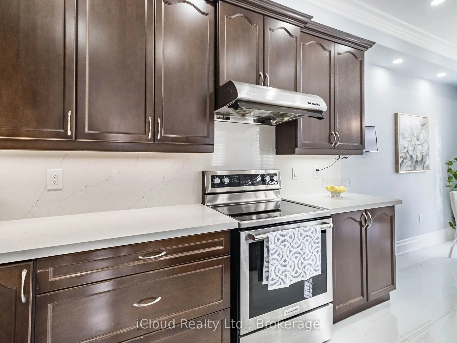 42 Swancreek Court
