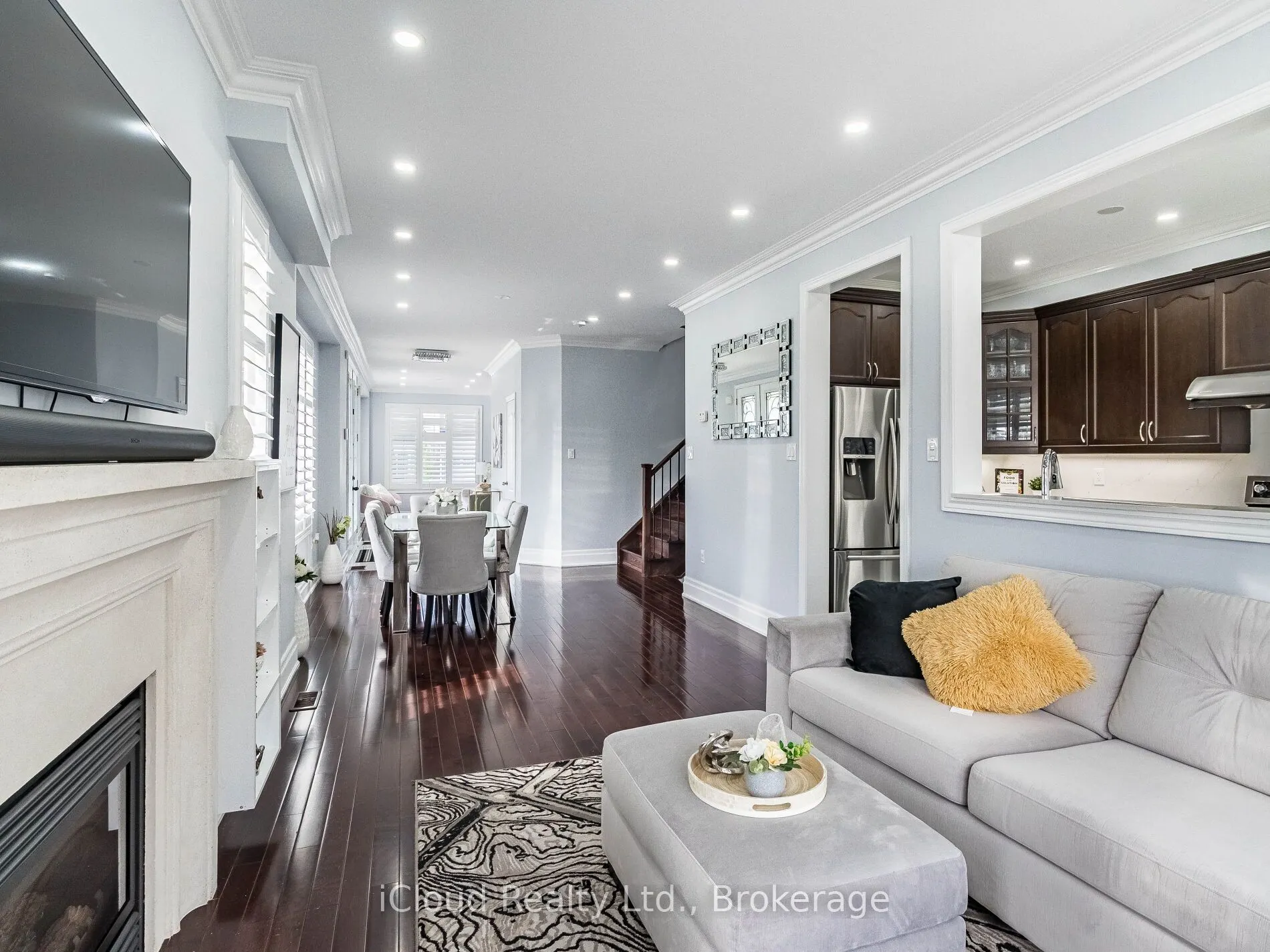 42 Swancreek Court