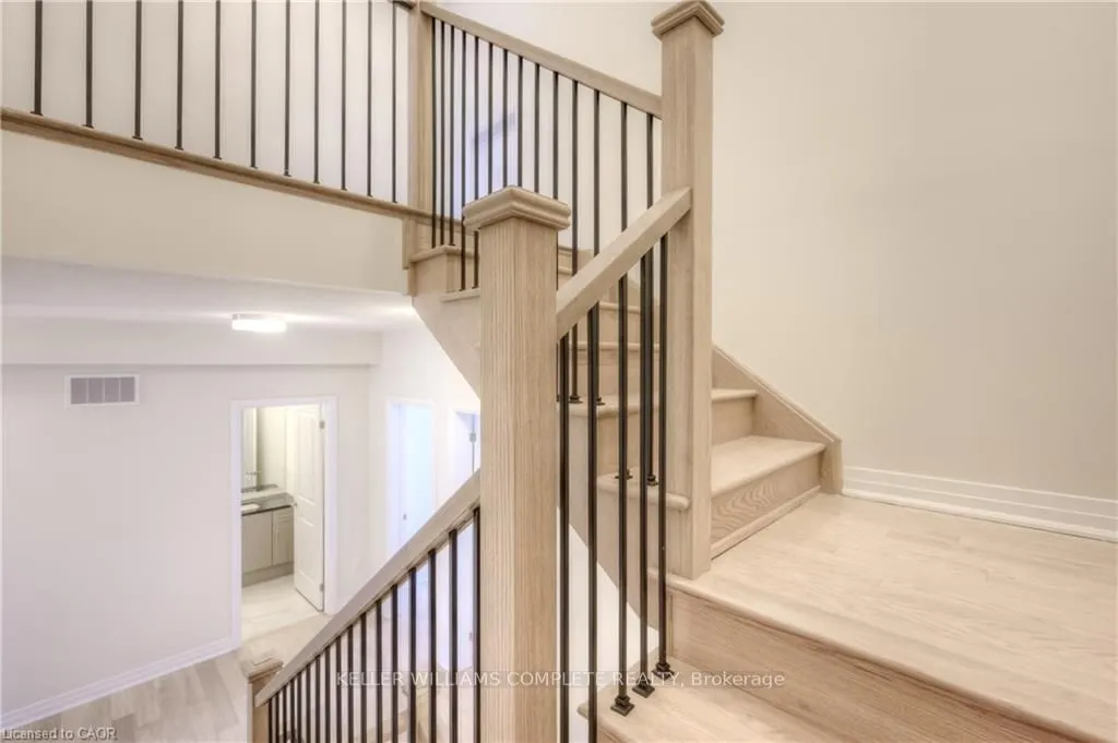 104 Settlers Road E