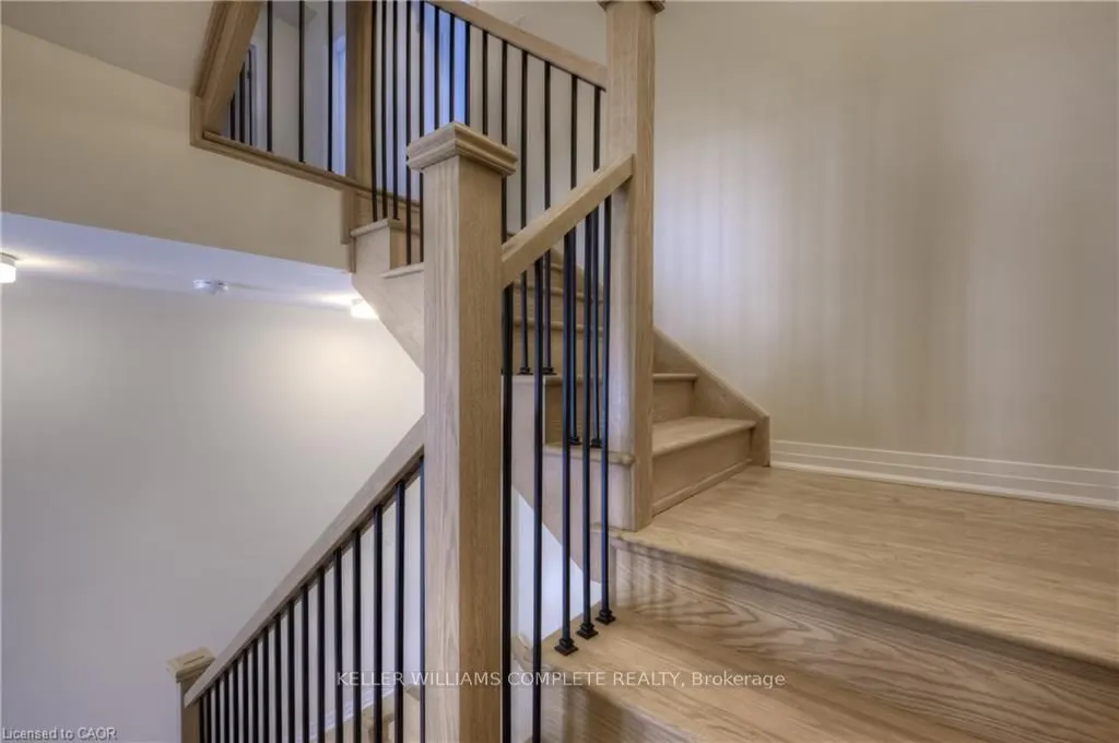 104 Settlers Road E