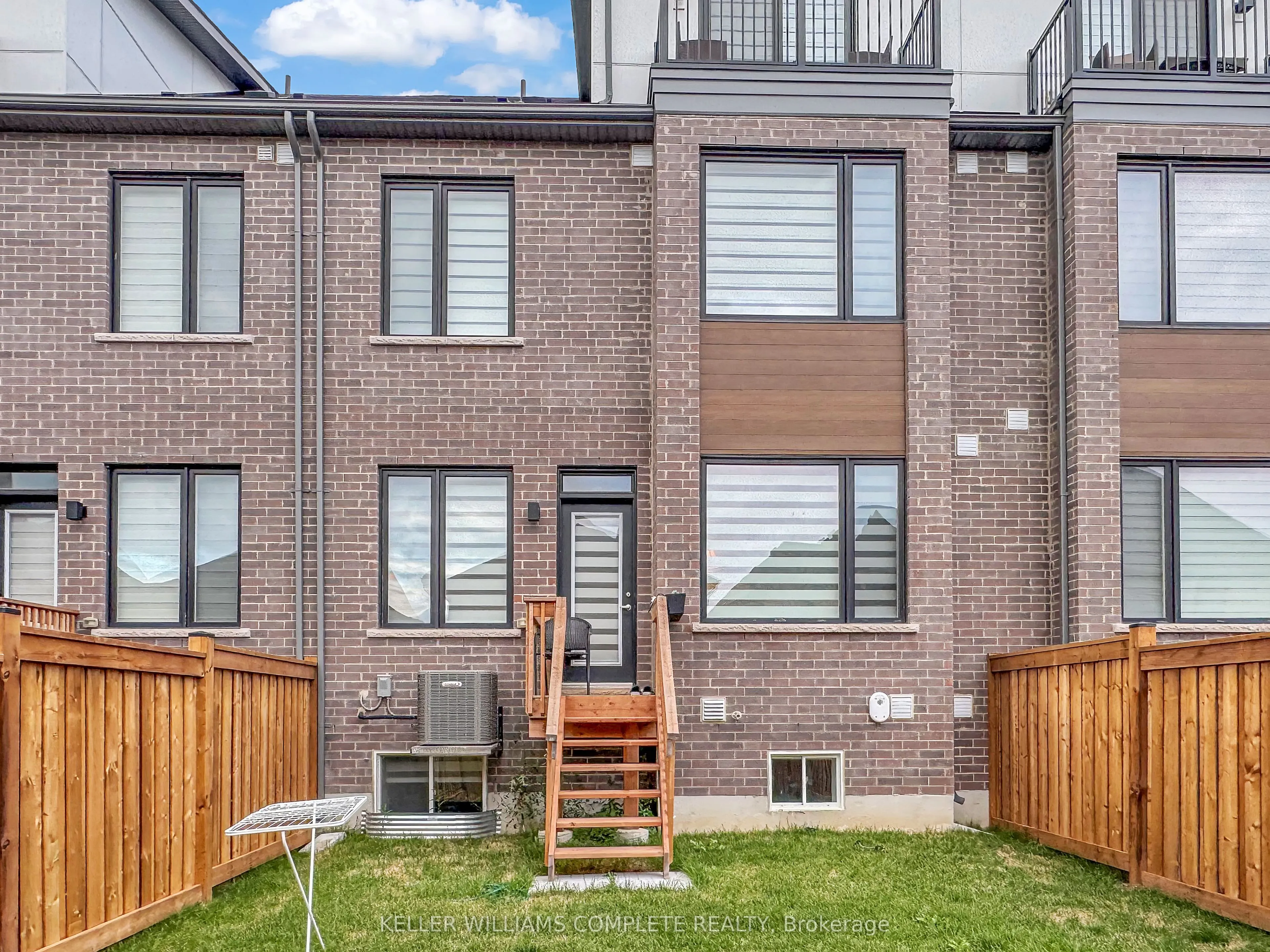 104 Settlers Road E