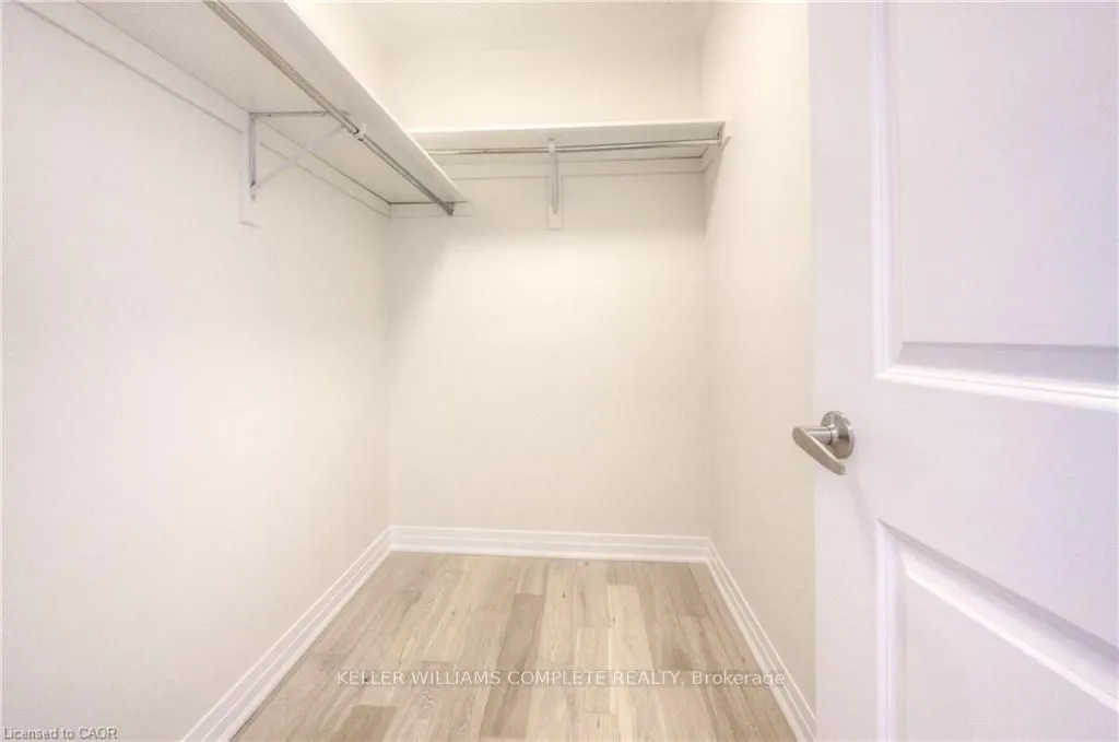 104 Settlers Road E